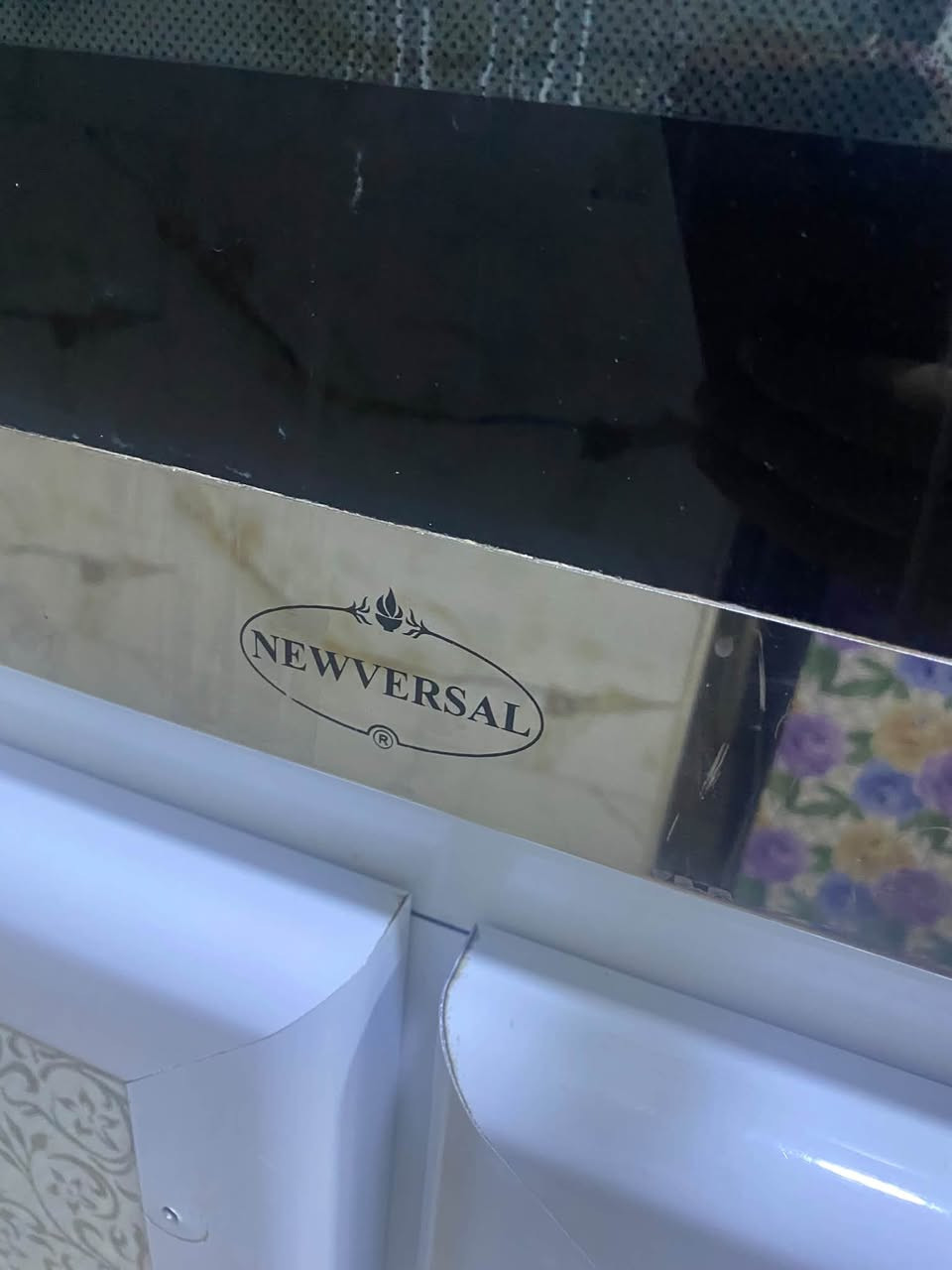 نيو فيرسال • كهرباء وغاز • مع منضده