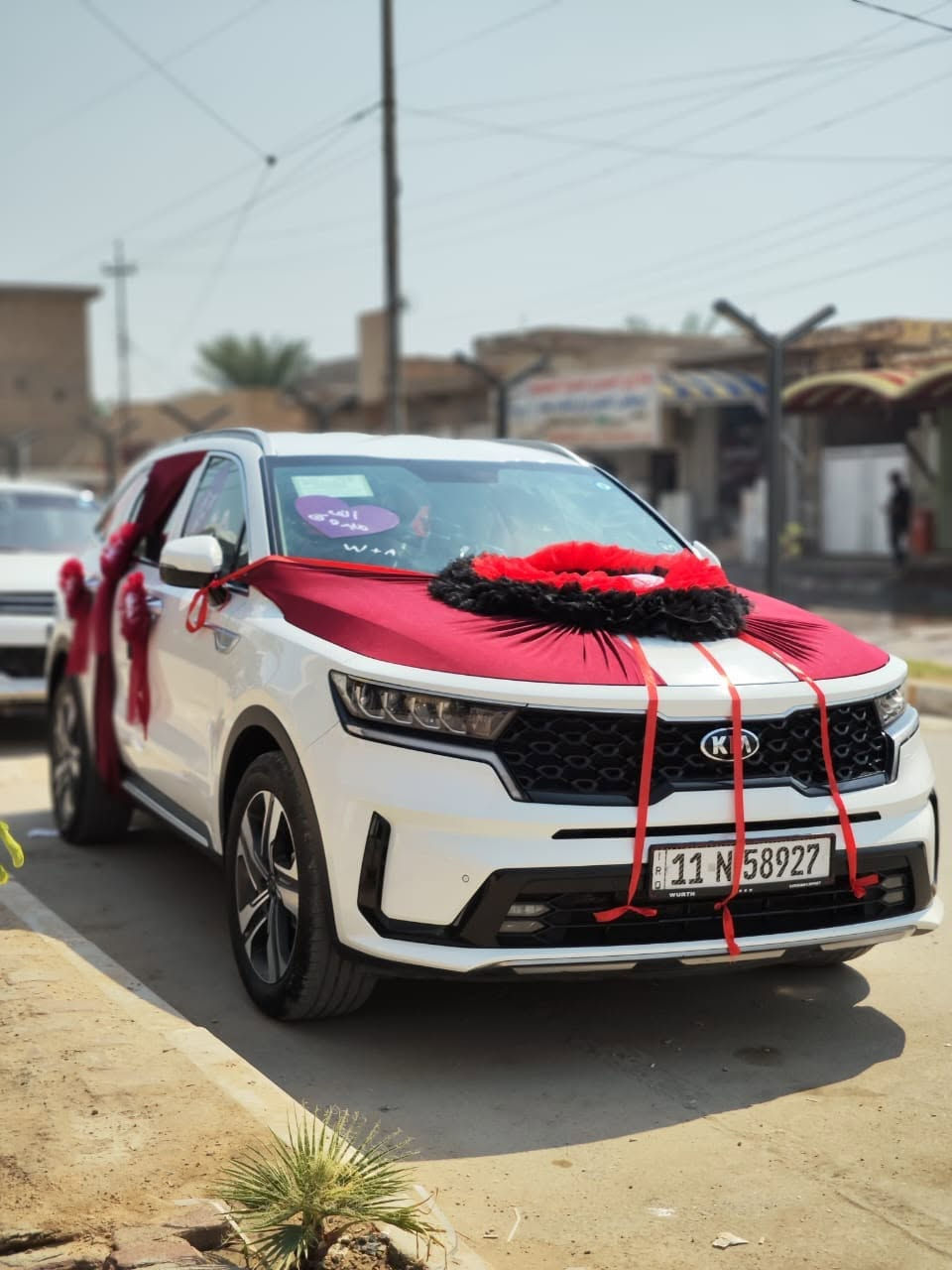 بعد انقطاع اربع سنوات عدنا من جديد مع  عملي الحالي تزين سيارات الاعراس  وبخبره اكثر من عشرون سنه باحدث الزروقه واجمل الورود تزين سيارات الاعراس💢🌹💢🎉:*********** 🌹❤️
