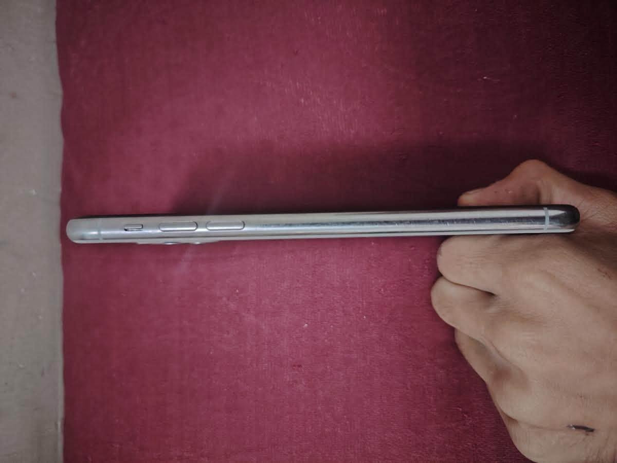 سلام عليكم 11برو ماكس جهاز كفاله ولا شخط بي مستبدل فقط بطاريه شحن يوم كامل سعره 315

نص مكتوب في الصور:
- ٢٩ القطع والخدمة تجمع Apple سجل تاريخ القطع والخدمة، وهذا السجل يعرض معلومات عن هذا الـ iPhone وحالته وتفاصيل إصلاحه. معرفة المزيد... سجل تاريخ الخدمة البطارية غير معروف ١٠:١٩