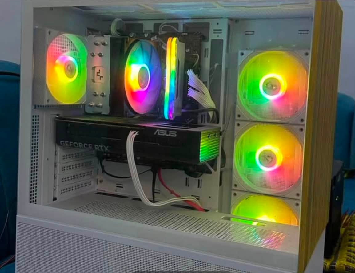 يا الله سلام وعليكم سيت اب كامل للبيع
GPU 5060 asus prime 8gb 3fan
CPUI3 12100f
RAM 32 gb corsair vengence
M.B:ASUS PRIME B760MK
P.S.U: segotep 750W white
Case: Xigmatek Endorphin WD Arctic Mid Tower 
كيس مع اربع فانات  ARGB
STORAGE: 256SSD 256M.2
MIC TONOR:Q9S مع ستاند
HYPERXCLOUD2 متضرره بدون ادبتر
KEYBOARD:REDRAGON
MOUSE:FANTECH X11
MOUSE PAD RGB
UPS 2000VA KSTAR
MONITOR:HISENSE 2K 240HZ ips 
JOISTICK:FANTECH WPG125 REVOLVER 3
ميز gaming تفصال MDF تركي مع رف ups مع رف كيبل مانجمنت
كرسي gaiming 
ملاحظه: ما ابيع قطع وما ابيع كيس فقط
بغداد الدوره البوعيثه 
***********
السعر:مليونين و 300 الف مجال بسيط جداً
