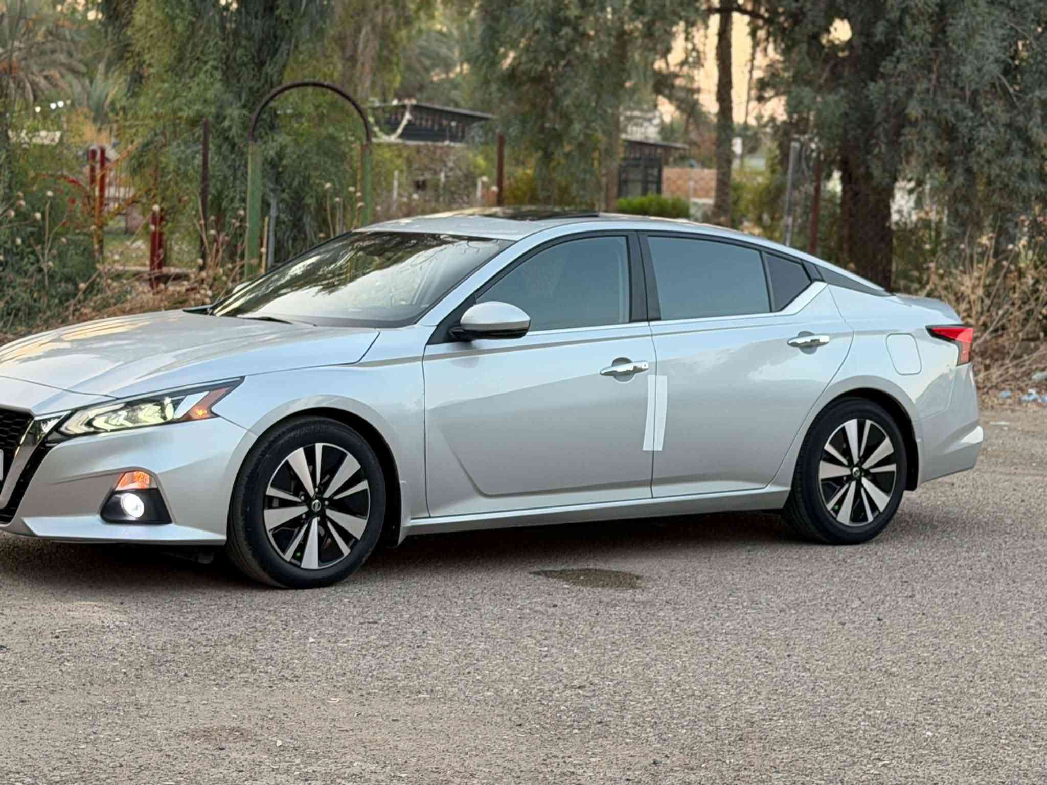السلام عليكم تحياتي للجميع
⚡NISSAN ..Altima..2021.SV.Plus⚡
⚡نيسان...التيما..SV 2021پلاس فول الفول
......................................
الفئه  SV..Plus..
موديل 2021
لون سلفر
محرك 2500(تنفس طبيعي)
بصمة تشغيل
ابواب بصمة+ بصمة صندوك
تشغيل عن بعد
هاند بريك بصمة
أوتو هولد (auto hold)
فاتحة سقف (سلايت )
نظام قيادة أليه
رادارات 360° درجة
رادار امامي (توقف ذاتي)+تحديد مسار
رادار جانبي توقف ذاتي
رادار خلفي (توقف ذاتي)
كامره خلفيه
حساس خلفي
كشنات كهربائ
كشنات تدفئة
ستيرن تدفئة
شاشه كبيره (گار پلي)
فول تحكم ستيرن
كروس سرعة (مثبت سرعة)
أشاير مري جانبي
ويل كروم حجم 18
أكزوز رياضي (صالنصات رياضه)
لايتات فول زينون
................................................
سياره بيه فقط بونيد صبغ.. سونار مرفق داخل منشور 
كير محرك شرط الفحص
سيارة ماشية 65الف ميل
رقم سليمانية دولي سنويةرقم كل جديد لغايه2028 شرط تحويل
146ورقه بي مجال بسيط
مكان سياره ديالى.. خانقين .استفسار اتصال رقم الهاتف  
***********
