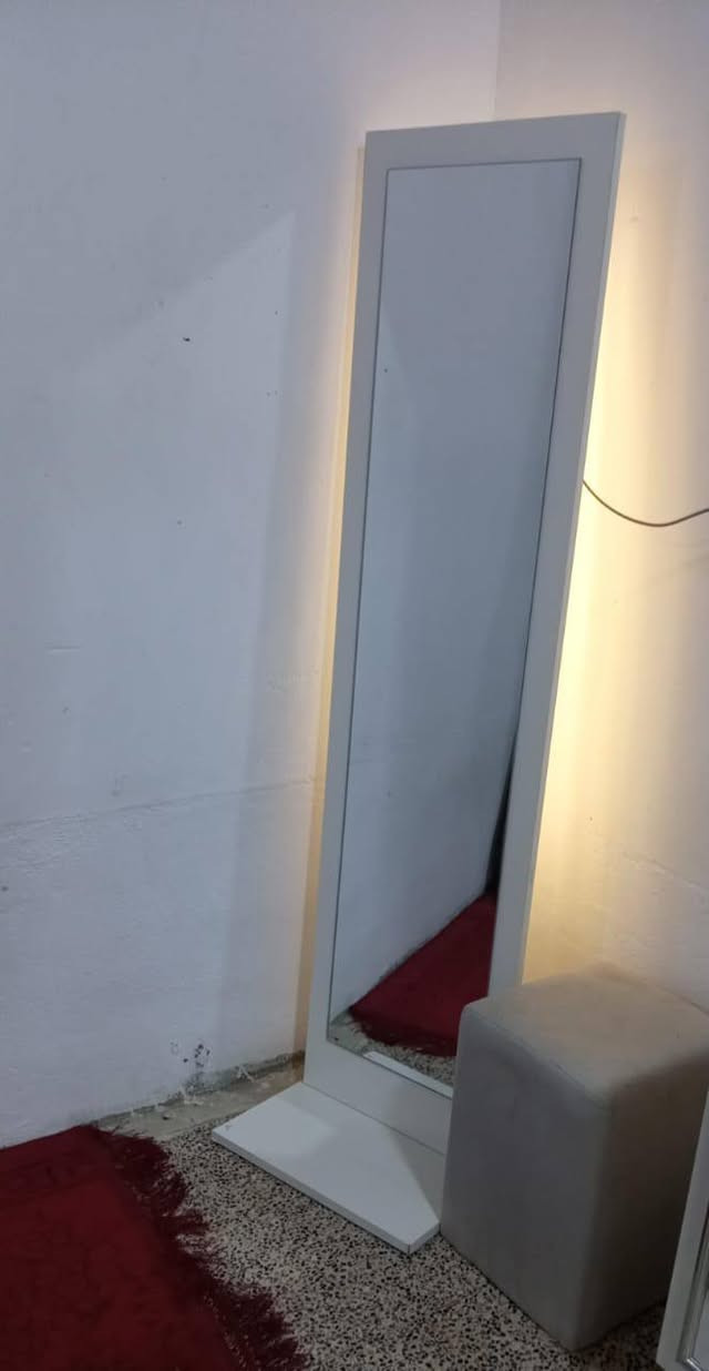 غرفه للبيع نضيفه كلش ما بيها ولا خدش فقط كسر بلمرايه مال ميز تواليت وتتبدل صفحه وحده موضحه بلصوره مستخدمه سنه . سعرها 900 الف وي الدوشك أما بدون دوشك 800 وبيها مجال بسيط  متكونه من 7 قطع
غرفه للبيع نضيفه كلش ما بيها ولا خدش فقط كسر بلمرايه مال ميز تواليت وتتبدل صفحه وحده موضحه بلصوره مستخدمه سنه . سعرها 900 الف وي الدوشك أما بدون دوشك 800 وبيها مجال بسيط  متكونه من 7 قطع 

كنتور 6 باب 

ملحق 2 باب 

جربايه .والتاج  + الدوشك اسفنج اصلي مو عادي 

ميز تواليت 

مرايه زاويه 

جزامه على شكل جرارارت 

التواصل***********
المكان الديوانية النسيج
