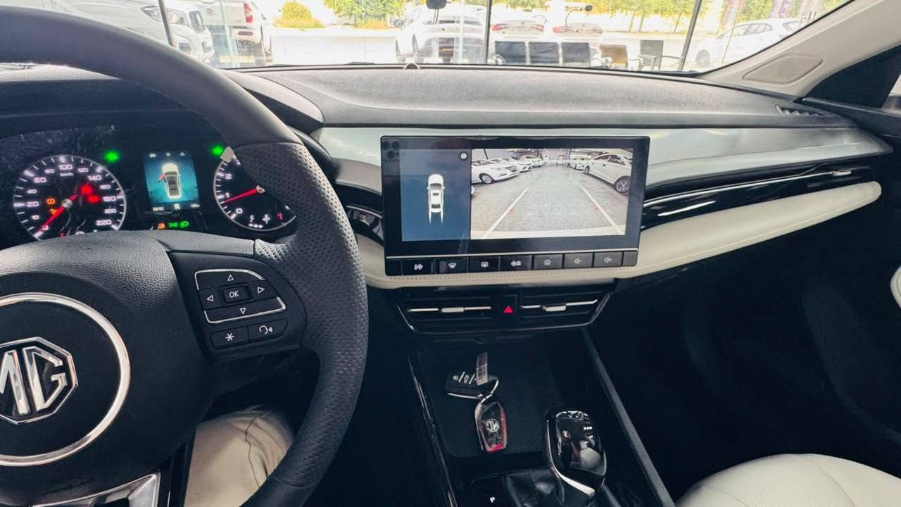 بسم الله الرحمن الرحيم
MG5 plus 
كه مترين نرخ 💰 💰 💰 
ته نها 110$
Comfort نيو مواصفات 
موديل 2025
سفر كيلومتر 
6سال زه مان شركة 
كوشن جلد ناو سپى 
كاميرا 
بصمة 🫆 
شاشه گه وره 
گيچ الكترونى 
ويل كروم 
لايت ليد و زينون 
بگ لايت ليد 
حساس دعامى دواوه 
ئاوينه إشاره ت 
سوكان ڤوليوم 
تعديل سرعة 
تبريد مركزى دواوه 
USB 
Apple car play ⏯️ 
Auto Android 
زؤر مواصفات تر.....
شوين هه ولير
