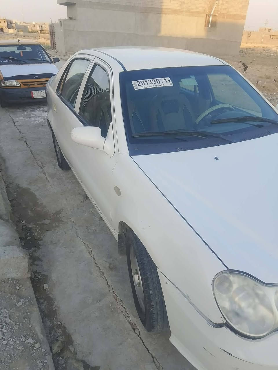 سيكي موديل ٢٠١٣
*********** السعر ٤٠ورقه بيها مجال
سياره جاهزه كير مكينه شرط 
تبريد شغال 
سياره بدون صبغ بيها طخه باب الوره فقط 
رقم بغداد شرعي بل موصل شرط تحويل وكاله 
سنويه جديده مشروع وطني
