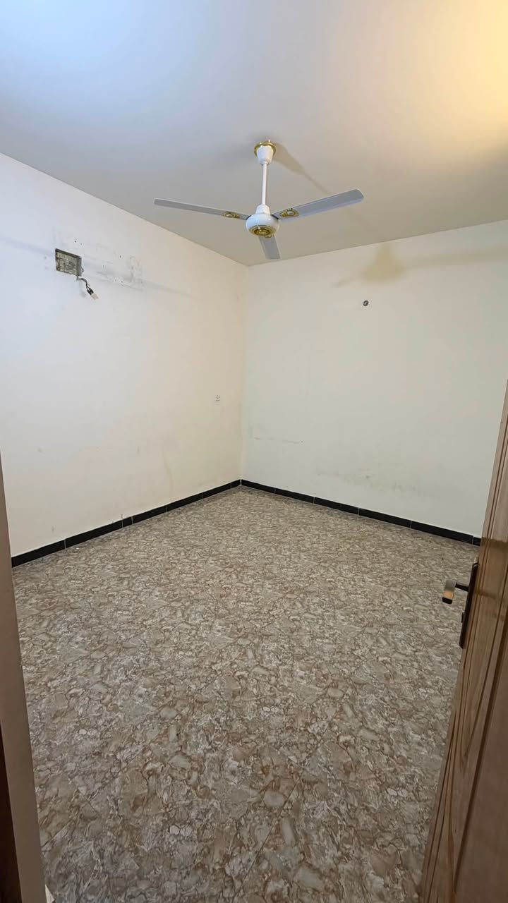 مـشـتـمـلات للإيـجـار ( في السيديه ) ( طابق ارضي كل مشتمل معزول عزل تام)
📍 السيديه - مربع الاربعميه - قرب الشارع التجاري 

🔷مساحه 125 متر لكل مشتمل 
🔷غرفتين نوم وصاله ومطبخ وخدمات صحيه 

🔷السعر : 650 الف 
🔷السعر : 700 الف 
______________________________________

‎للاستفسار اكثر : ***********
