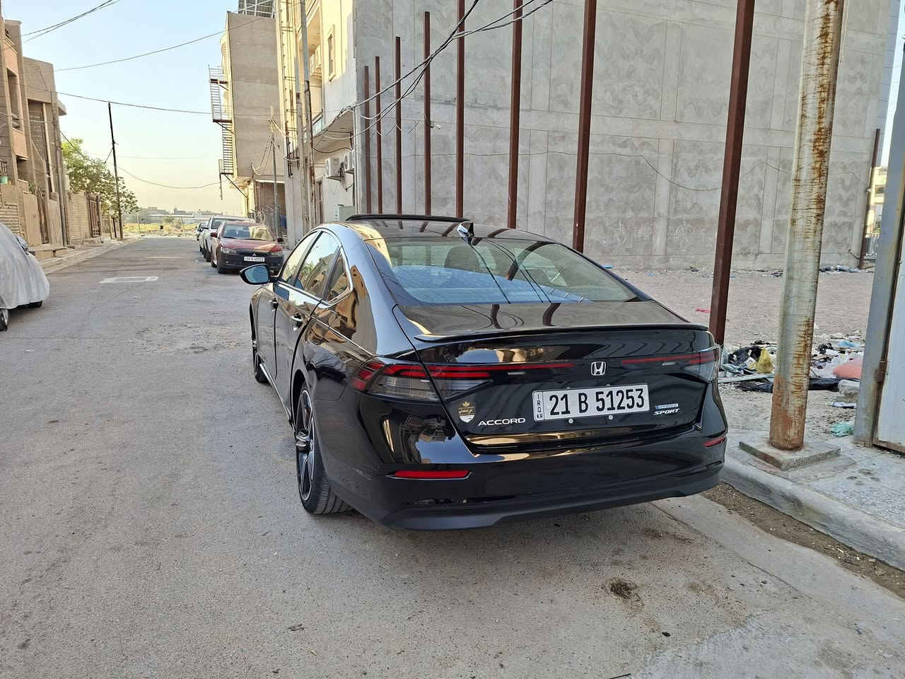 للبيع هوندا اكورد سبورت هايبرد موديل ٢٥ ماشيه ٨٧٠٠ مايل قابل للزياده معروفه مواصفاتها محرك ٢٠٠٠ هايبرد حادثها تبديل بنيد فقط وبارد بالجاملغ الايسر الامامي كفاله شواصي ولغود طاك ايرباك الاستيرن والبرده راجع سستم رقم سليمانيه بسمي سعرها ١٩٣ ورقه وبي مجال مكاني موجوده بغداد للتواصل ***********@  بي واتساب
