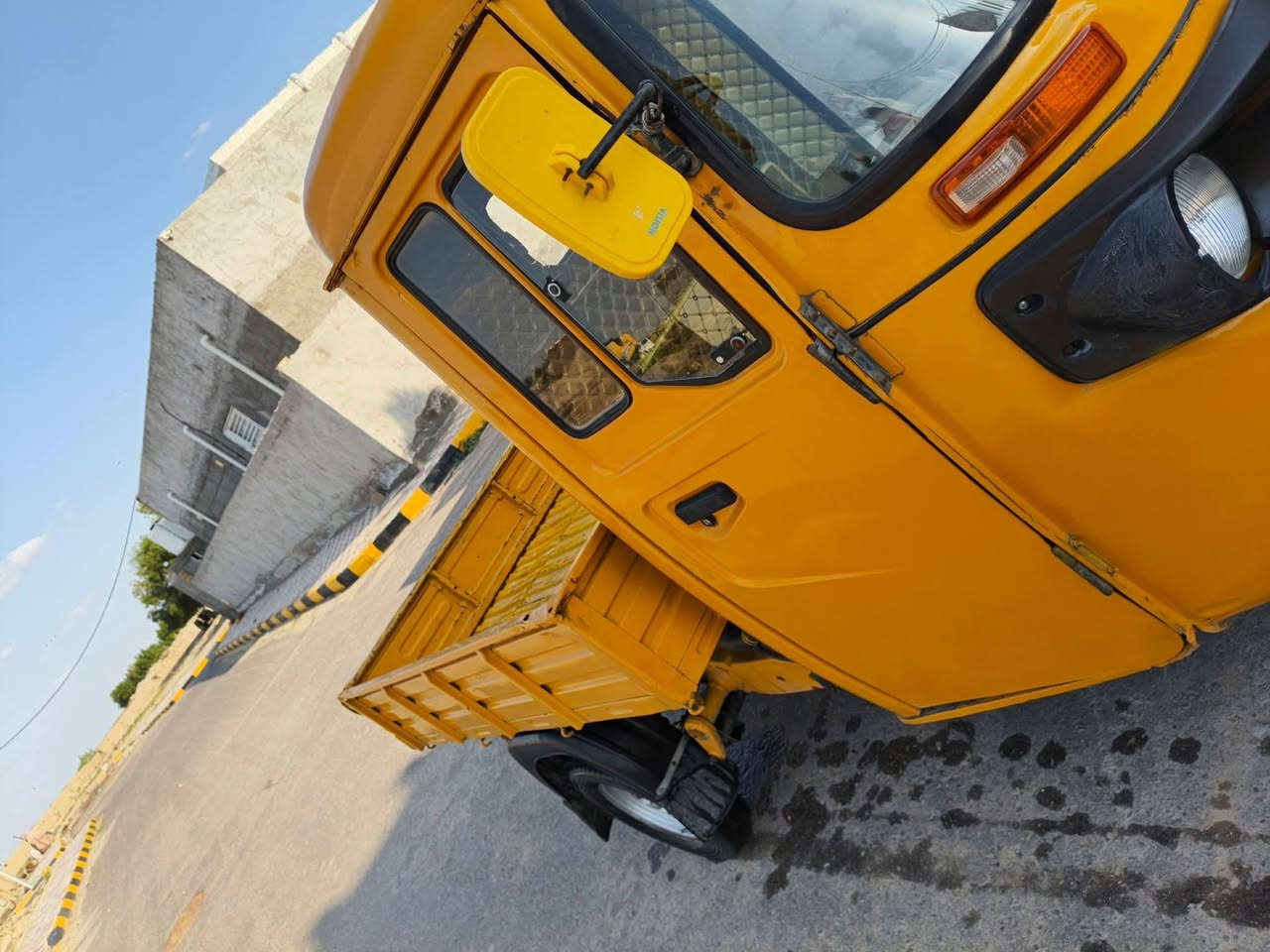 السلام عليكم تيك توك حمل للبيع موديل 19 رقم وسنويه تيك نظيفه سعر ثلاث ملايين ونص   3500 .. ***********.. ***********‬‏
