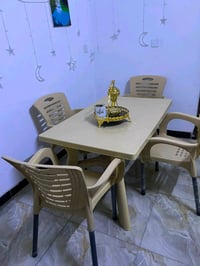 ميز طعام لبيع