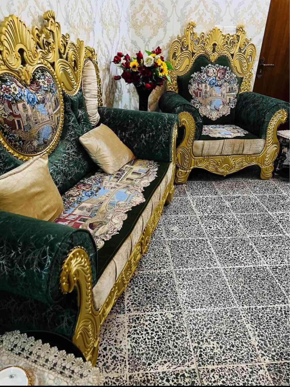 طقم ١٢ مقعد • مرجوحة كبيرة • كاونتر سنك