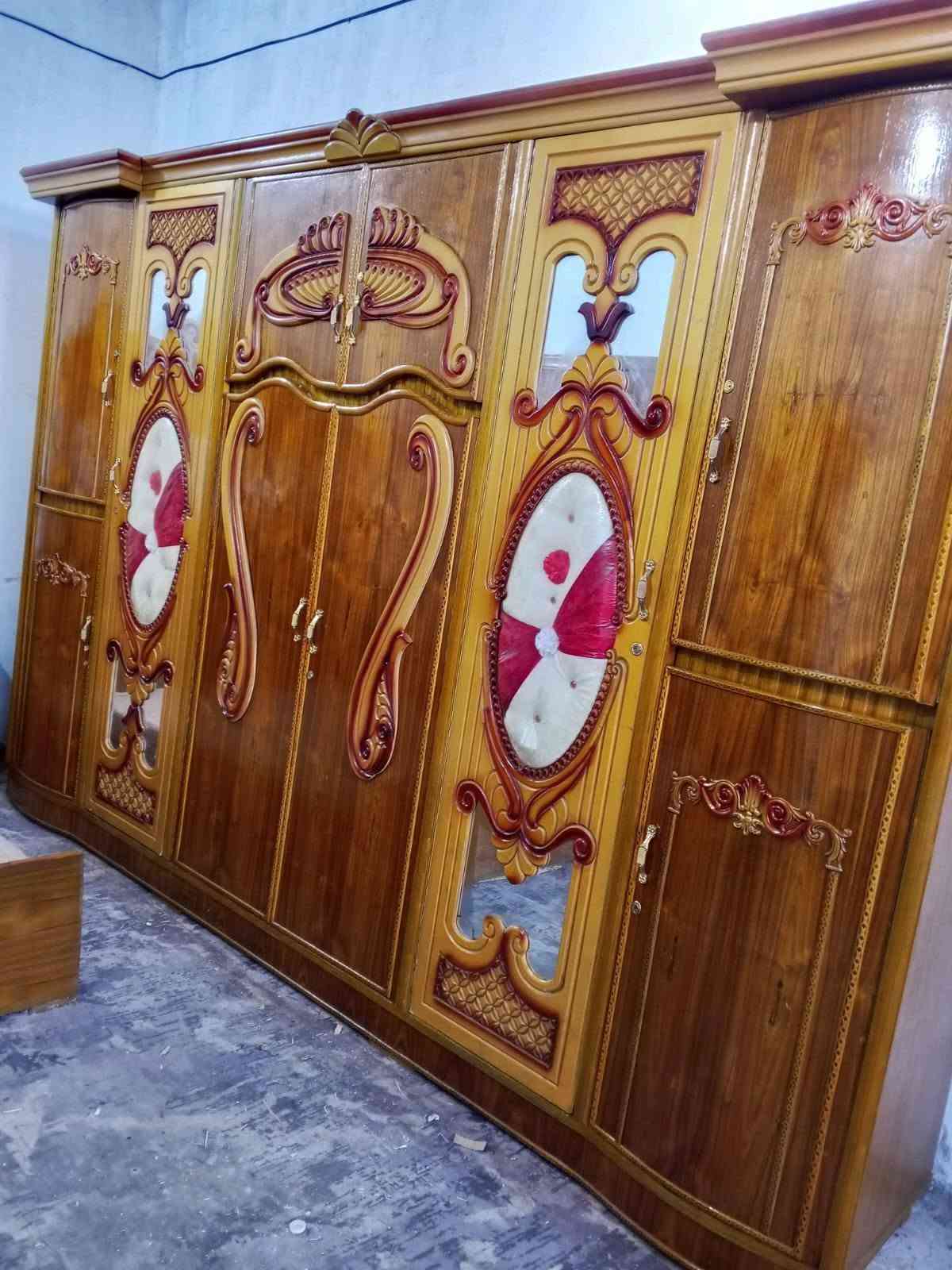 غرفه اخشاب • نضيفه • ست أبواب