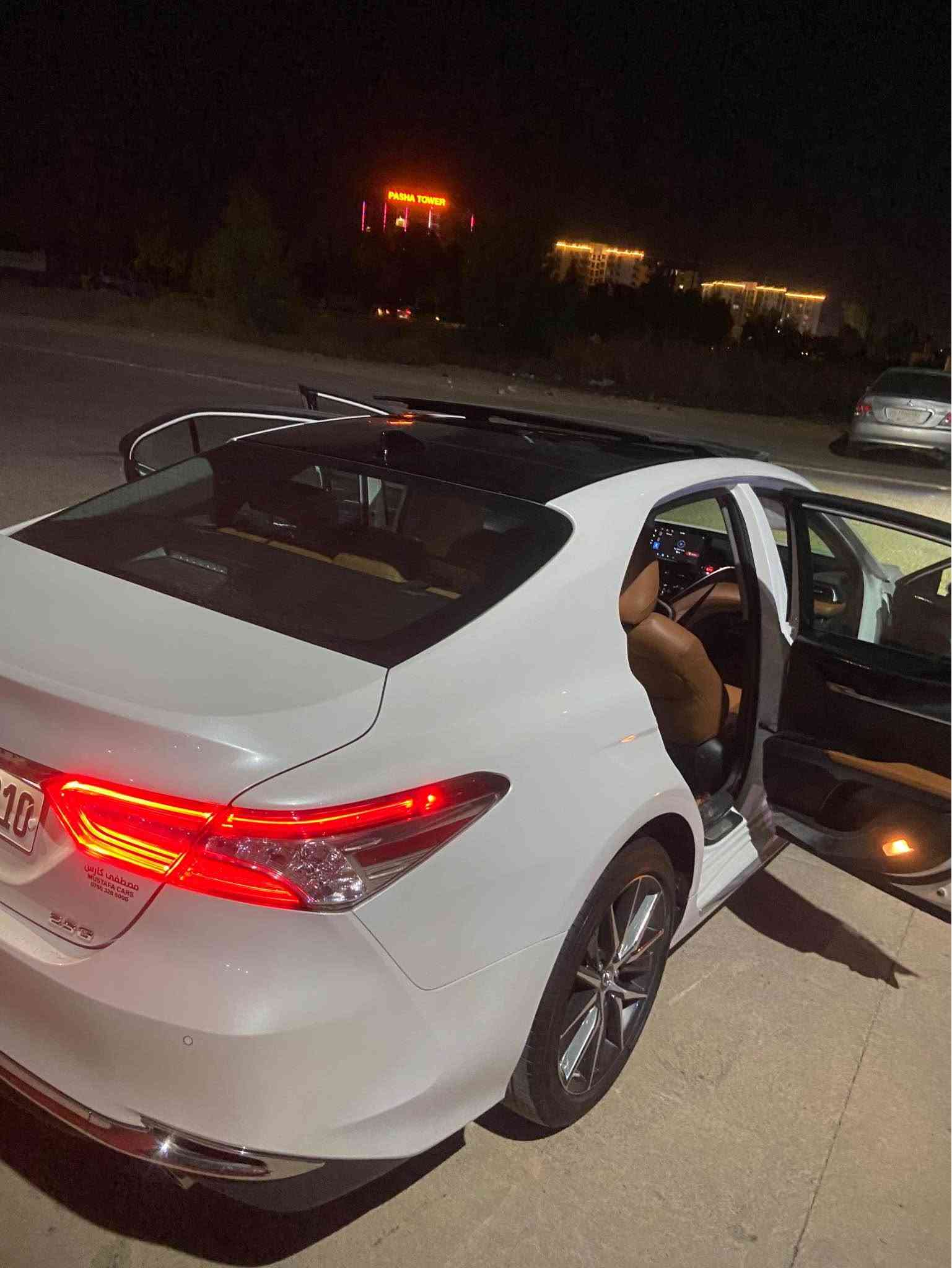 Toyota Camry rusiy2024  قەپات قەپات مواسەفەت لەوە فولتری نیە سەیارەکە تەجمیح سینیە سەقف رەش پانۆراما یەدە بەسمە خەتی جادە کوشین کارەبا ناو قەیسی ئاوینە ئیشارە و شەفتە زۆر مواسەفاتی دی قەپاتە سەیارەکە کلینە دەعامی لۆ دەعامی بەشەرت  هیچی نیە. سعریشی ٢٣٥ وەرەقە و مەجال ژمارە موبایل *********** Singapore
