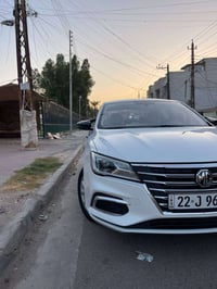 للبيع mg5 مديل 24ضمان شركه السياره ماشيه 57بعده وضع شركه  مواصفات  شاش...