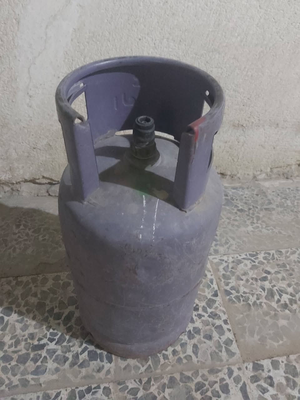 قنينة مستعمله ٦٠ وبيها مجال
مكاني نجف ***********
