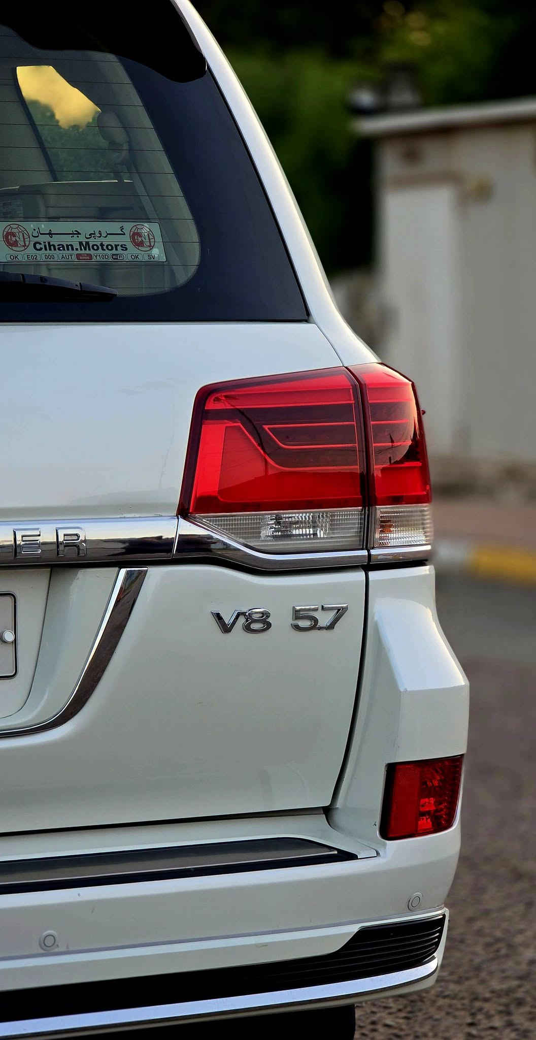 للبيع 
لاندكروز  2017  VXR. 5700 مواصفات لكزز
فول دشبول لكزز و اربع ابواب بصمه سياره جديده وجاهزه ماشيه 149 الف سياره كير محرك شرط كفاله مامفتوح رقم سليمانية ومكانها بغداد 
كفاله عامه باستثناء مكانين بارد السعر 435 ورقه 
للأستفسار ***********
