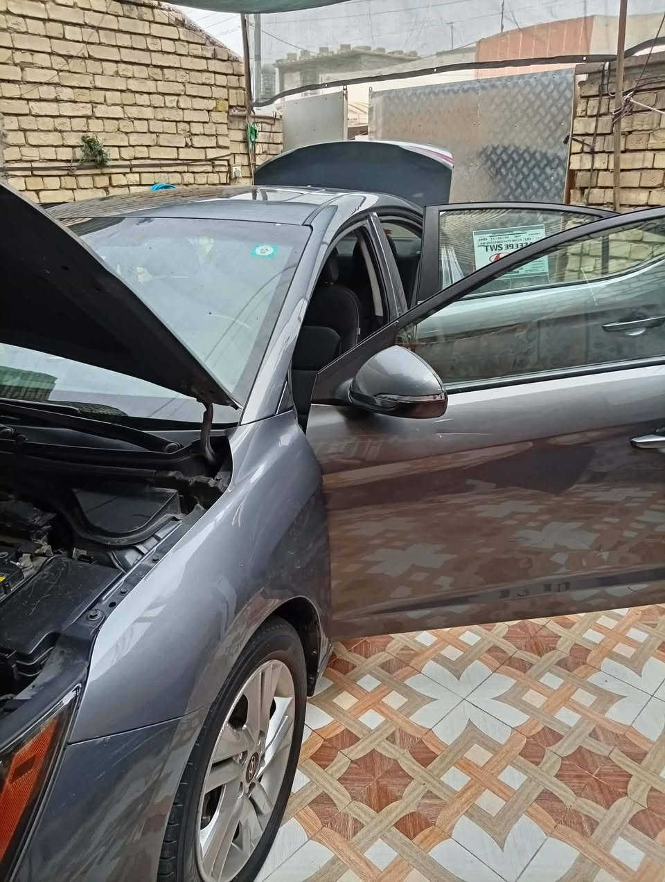 سلام عليكم النتره موديل 20 فول مواصفات مزوعه خير من الله محرك الفين 2 دوش مواصفاته
(1) فتحه 
(2) بصمه 
(3)شاشه كار بلي 
(4)كشنات تتفئه 
(5) ستيرن هيتر 
(6)صندوك بيه دكمه ينفتح 
(7)ثلاث وضعيات قياده
(8) نورمل سبورت وايكو
(9) مانع انزلاق 
(10) مانع تصادم
(11) اشاير بل مرئي
(12) كلوب عالي ناصي رماش 
(13) وارد امريكي 
(14) جام اوتو 
(15) سايد بريك يدوي 
(16) قطعه مال قهوه ليوره 
(17) الون فيلي 

حادثه صندوك قبق الصندوك بيه باب كلير بامريكه 
يعني قطعتين صبغ باب وصندوك وبيه بارد سياره حلو نضيفه 
(18) ماشين 130 الف قابله للزياده  

عنوان بغداد الزعفرانيه جسر ديالئ القديم 
الرقم ، ***********
