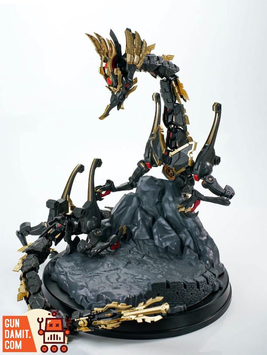 مجسم الآلي (Model Kit) لشخصية الإمبراطور الأول "شين شي هوانغ" (ينغ جينغ - Ying Zheng) بمقياس 1/100. المجسم من إنتاج شركتي Sunday Hobby و MJZ Studio (وتوزعه أيضاً شركة Takom) ضمن سلسلة "Ming Jiang Zhuan" المخصصة للآليين المستوحاة من التاريخ الصيني.يتألف هذا الاصدار الفاخر من هيكل معدني داخلي (Diecast Frame) مع قطع بلاستيكية خارجية. يأتي المجسم بارتفاع يقارب 25 سم للآلي، ومزوداً بتنين أسود ضخم يلتف حوله ويصل طوله إلى 60 سم، بالإضافة إلى سيف ملك تشين الإمبراطوري
ويتكون اكثر من 1800 قطعه تقريبا توفر لدينا للبيع يوجد توصيل لجميع المحافظات واتساب ***********

نص مكتوب في الصور:
- GUN DAMIT. COM
- GUNDAMIT.COM