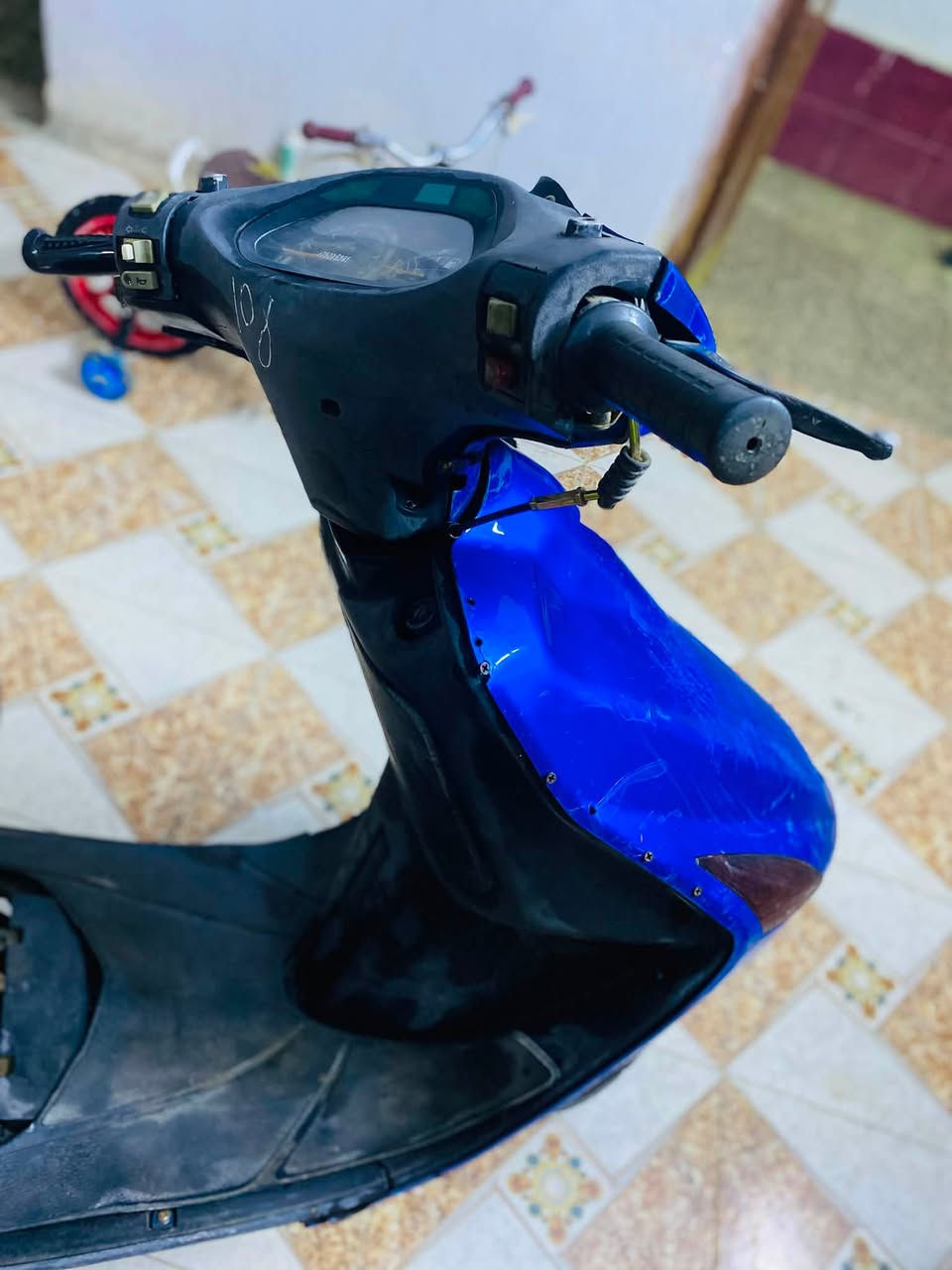 فراشه للبيع تشتغل من اول هندر بس مستحقه تجفيت ادخن وتنقص دهن كهربائيات شغله عوزه باتري بس  ١٤٠

الديوانيه الجلبيه تجي تشوف وتاخذ ***********
