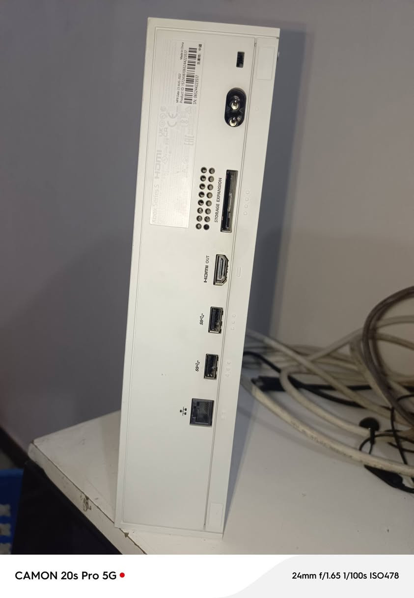 جهاز xbox series s أصدار 22
لوك ستكر ما مفتوح 

كاما ملحقات + الكارتون 

أستخدام قليل 

للتواصل ***********  بي واتس أب 

يوجد توصيل
