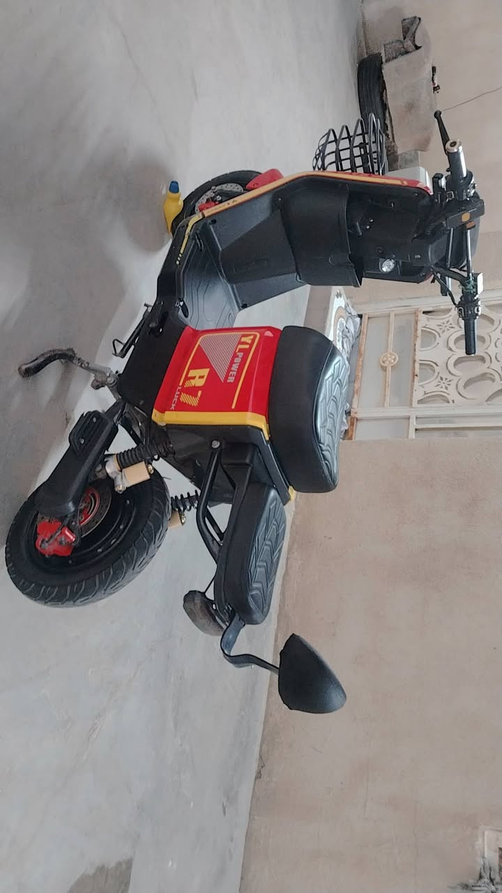 دراجه R7 للبيع الدراجه نضيفه ومرتبه تاير قبل يومين مبدل والامامي التاير بلادي مال الشركه الدراجه بيه باتري واحد ساكت سعره خمسين اطيحه من سعر الدراجه وباترياته نشطه واحد من عدهن متفوخ قليل دراجه سعره 450 وبيه مجال للطيبين «مستعجل على بيعته» عنواني البصره قضاء صفوان دراجه صارله عندي 10 اشهر مال طالب للمدرسه فقط للاستفسار ***********
