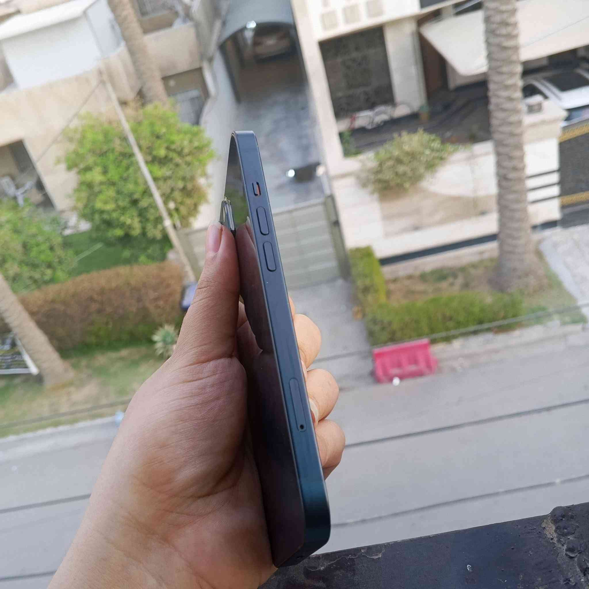 السلام عليكم للبيع ايفون 13 نضيف جداً ولاخدش بي مبدل فقط بطاريه تفصيخ الباقي كله شغال بلادي  سعره 475 مكاني بغداد الدوره للااستفسار ***********

نص مكتوب في الصور:
- ٦:٥٥ LTE حالة البطارية والشحن رسالة مهمة حول البطارية غير قادر على التحقق من أن هذا الـ iPhone يحتوي على بطارية أصلية من Apple. قد لا تكون التفاصيل الواردة من هذه البطارية دقيقة. لمعرفة المزيد الحد الأقصى للقدرة %١٠٠ هذا قياس لقدرة البطارية مقارنة بقدرتها عندما كانت جديدة. قد تتسبب القدرة المنخفضة بتقليل ساعات الاستخدام بين عملية الشحن والأخرى. أقصى قدرة للأداء الـ iPhone غير قادر على تحديد عمر البطارية. شحن البطارية المحسن للحد من استنزاف عمر البطارية، يتعلم الـ iPhone من عادات الشحن اليومية، بحيث ينتظر ولا يتجاوز ٨٠% حتى يحين موعد حاجتك إلى استخدامه.