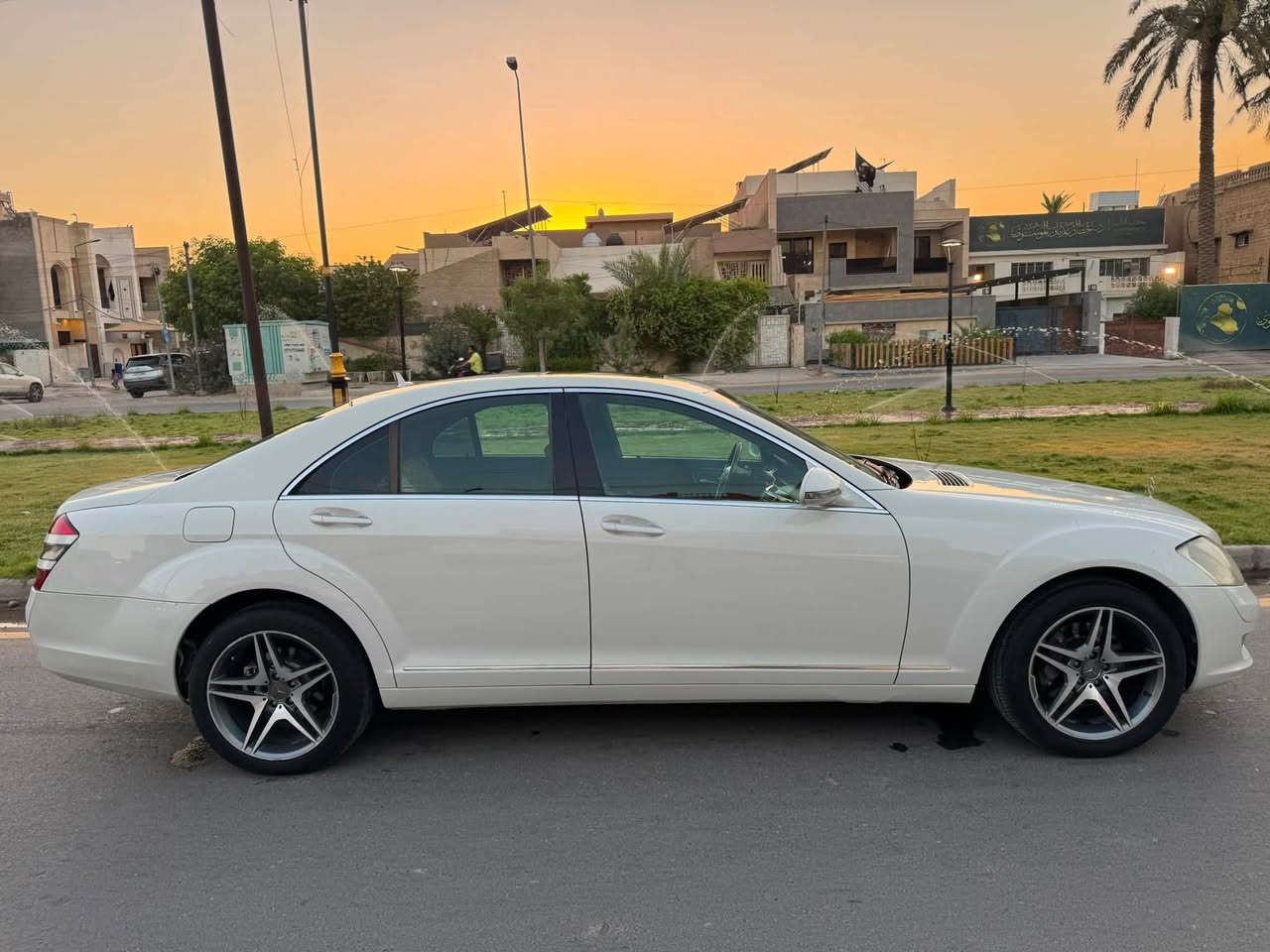 السلام عليكم اخوان الغوالي 🇩🇪🇩🇪 مراوس ترهم F10 أو 430

⚔️النظيفه لتقارنه بل تعبانه 

⚔️مارسدس Mercedes S class 350 وارد يابان 🇯🇵🇯🇵

⚔️السياره ماشيه 160 الف كم يعني نضيفه 📟📟

⚔️الموديل 2007

⚔️الون ابيض مكفوله صفاحه موس شركه فقط دعاميه خلفيه

⚔️محرك 3500 CC⚙️⚙️

⚔️كيرتبترونك عصا 🔜🔚

⚔️سلايد روف طكتين 

⚔️اشاير بل ميري والمري شفط 

⚔️حساس امامي خلفي 

⚔️كامره خلفيه 📷📷

⚔️لايت عالي ناصي زنون 💡💡

⚔️ويل كب نجمه AMG حجم 18 🛞🛞

⚔️تخم تاير جديد 🛞

⚔️زراك لايت 🚿🚿

⚔️ بصمه ابواب وتشغل معا غلق السلايد والجام من البصمه

⚔️ناظور ليلي 🔭🔭

⚔️كشنات اماميه كهرباء وتتفئه خزن 🛋️🛋️

⚔️كشنات جلد اسود مغلفه للجماليه مشمشي 

⚔️برده خلفيه كهرباء 🥅🥅

⚔️شاشه وسطيه 

⚔️كارت رام بل جكمجه 

⚔️سيدي جنجر 🔊🔊

⚔️ستيرن كهرباء تحكم جهتين كروس سرعه 🎮🎮

⚔️تبريد ثلاث قطع ثلج ❄️❄️

⚔️نظام جوبلس اربع وياله جديد 

⚔️السياره باب قصير 

📞📞📞رقم الهاتف ***********📞📞

💶💶سعر السياره 172 ورقه وبيه مجال للشراي 💶💶

               🇩🇪🇩🇪العنوان بغداد الغدير ساحة ميسلون 🇩🇪🇩🇪
