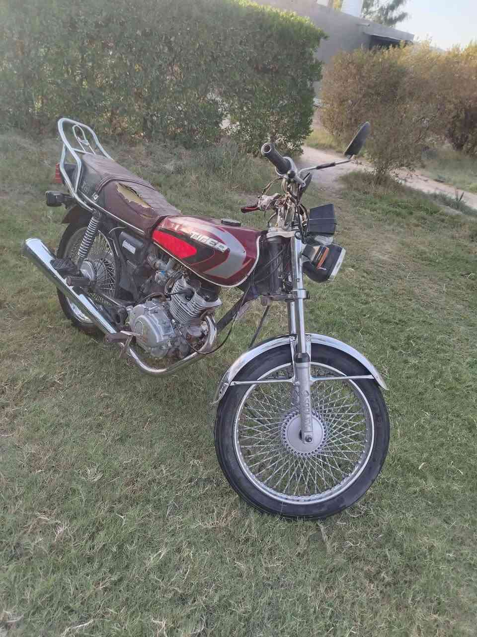 تايكر 20اوراق اصوليه كامله من كلشي سعر 400وبيه مجال ستفسار اكثر اتصل على @الرقم ***********
