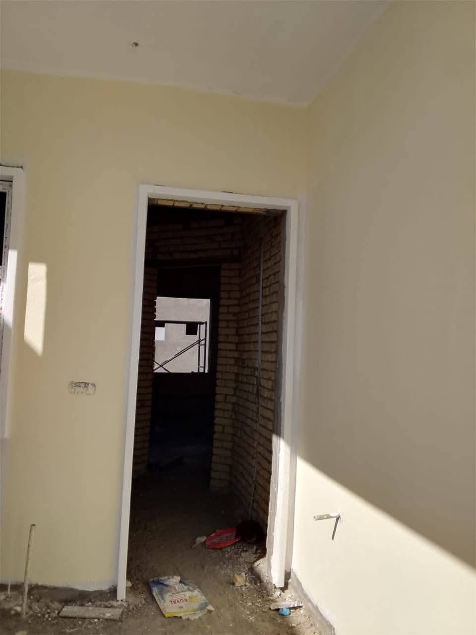 اعيد النشر بسبب الوعود الكاذبه الي مايريد يشتري ليش يتعبنه ويتعب روحه بيت 200 متر ركن طابق واحد نسبه الانجاز 80 بالميه بمجمع الفرات السكني خلف مستشفى التركي السعر الكلي 123 واصل منهن 36  بسبب ضرف نريد نبيعه الشراي بي خير ويدلل يتصل ع رقم ***********
