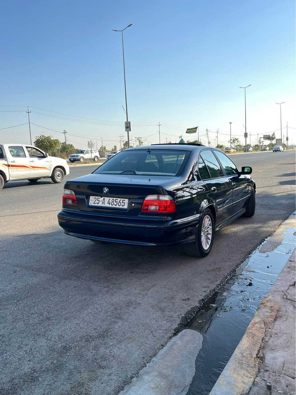 ‏بي أم صقر موديل 2003 حجم 525Ai✅
‏ فول مواصفات سقف سلايت كير أوتوماتيك
خمس برداتت برده وره كهربائي يشتغل 💯
سيدي جننرجر داخل ابيض تايرات جديد📦
كير محرك بشرط سياره كلش جديد✅
مابيه مصرف خير من الله ✅📦💯
اوراس فقط ويا رقم شمالي حسب قناعه 
سعر على خاص أو اتصال ✅💯
‏ بها ثلاث قطعة صبغ بدون ضربة بدون الدخل 💯￼
***********
*********** كركوك, العراق
