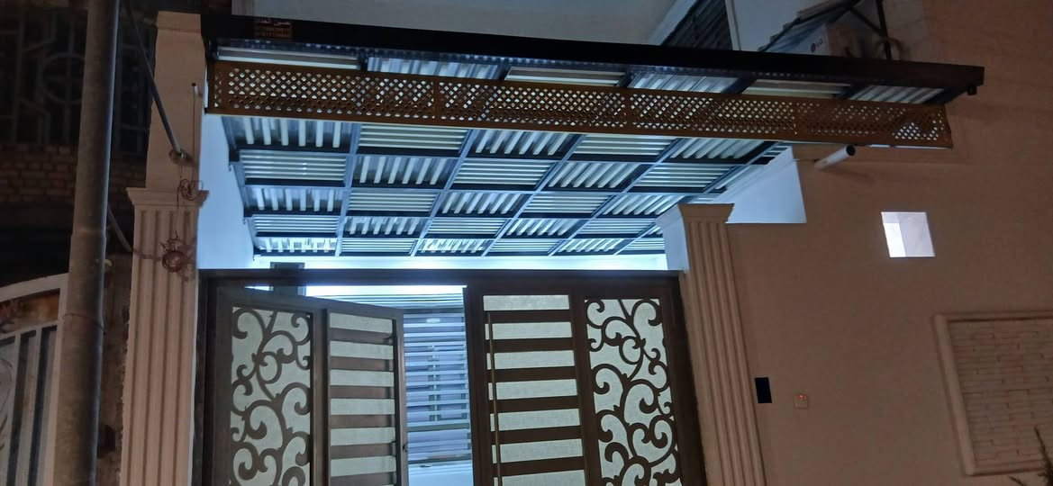 سقائف الحديثة العصريه حسب المقاس نعمل بكل احترافيه حدادة عامه ابواب قاصه شبابيك امحجرات سقائف كيسبان سقائف سطح جينكو درج دائري طوارئ حسب الطلب رقم الهاتف 📱 ☎️ ***********

