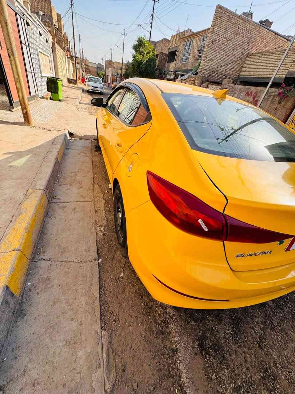 السلام عليكم انتره موديل 2017صوره الحادث بالمنشور  سياره ليبر واحد محرك 2000 دوش كير ايتي كامره حساسات  لادارات تخم تاير حداديه جديده تبريد شغال تحكم ستيرن جيهتين شاشه جبيره  منظومه غاز مكاني بغداد رقم تلفون ***********

نص مكتوب في الصور:
- BIDCARS
