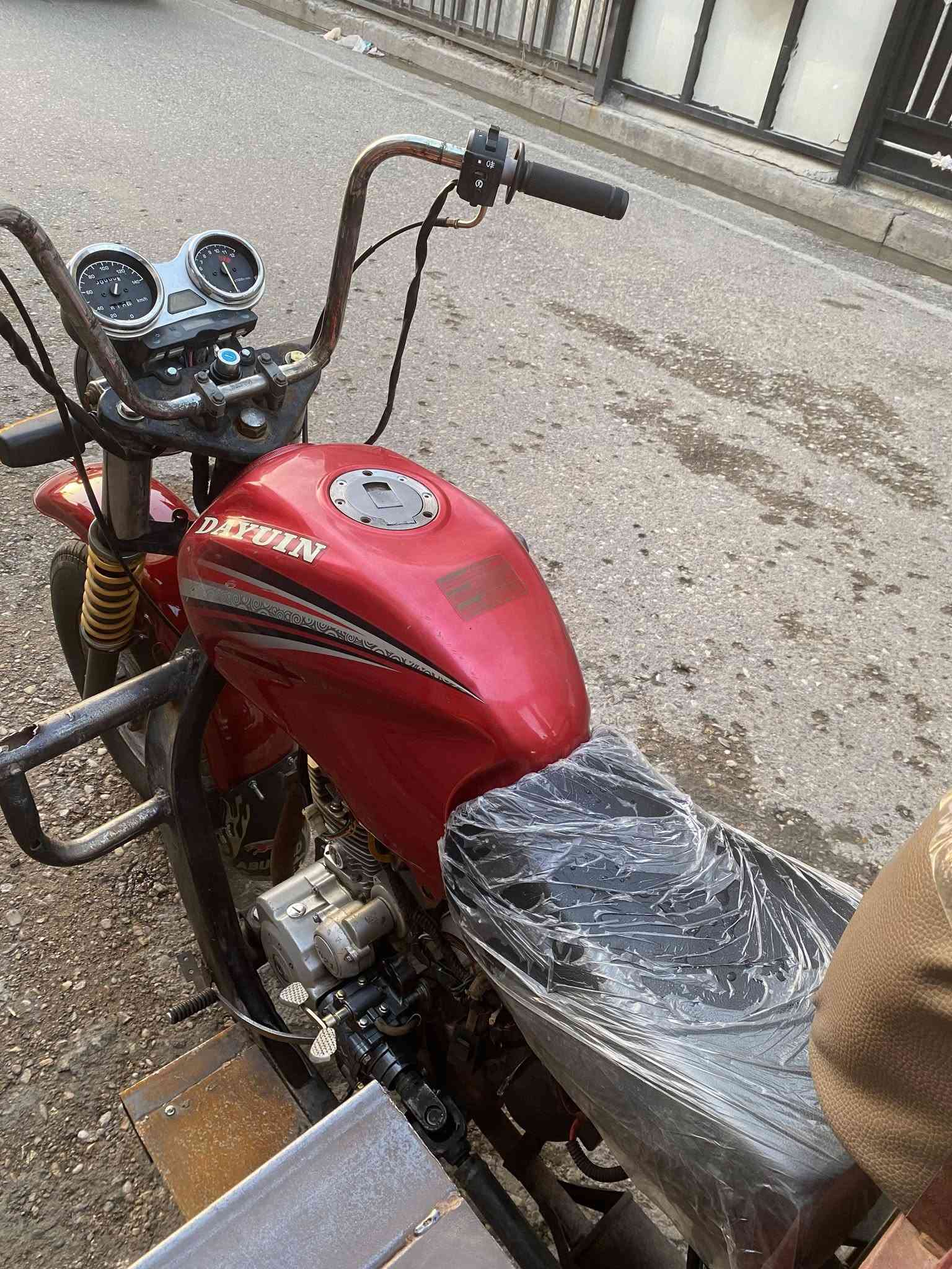 السلام عليكم
🔥 للبيع ستوتة دايوان 2019
🏍️ مكينة 2021 | 150cc
⚡ كهربائيات كلها شغالة
📄 أوراق سكنر 
🚫  نمرة 3 فلتت بس ابد ما مئثرة
💰 800 ألف وقابل للتفاوض
📍 بغداد – الزعفرانية
📞 ***********
