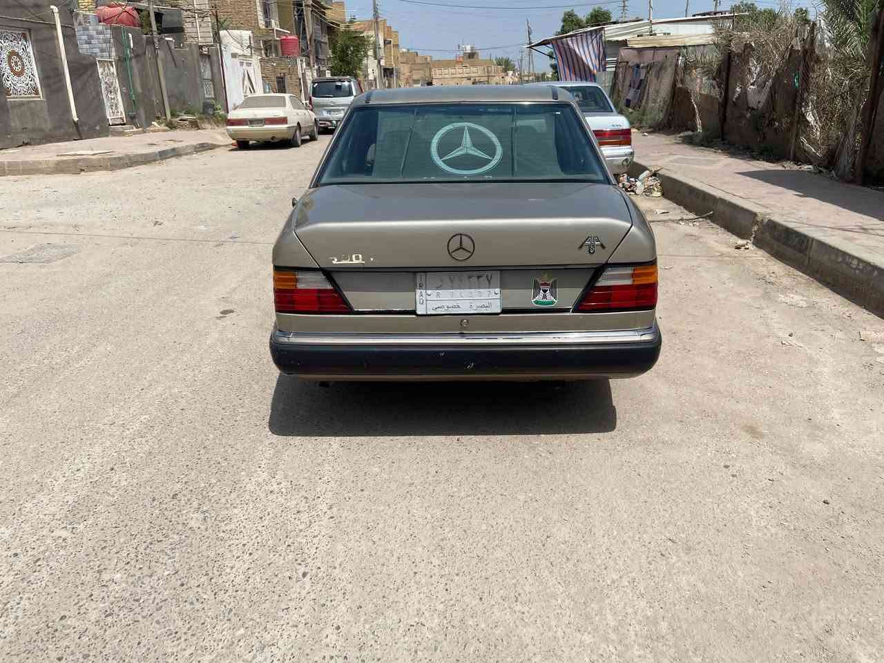 سلام عليكم
مارسدس دب موديل 91
مكينه 2ونص تبريد شغال 
جام كهربائي سلايت شغال
سيارة جاهزه سنويه 27الاستفسار تصل ***********
رقم بصره مكاني ناصريه
سعر48
