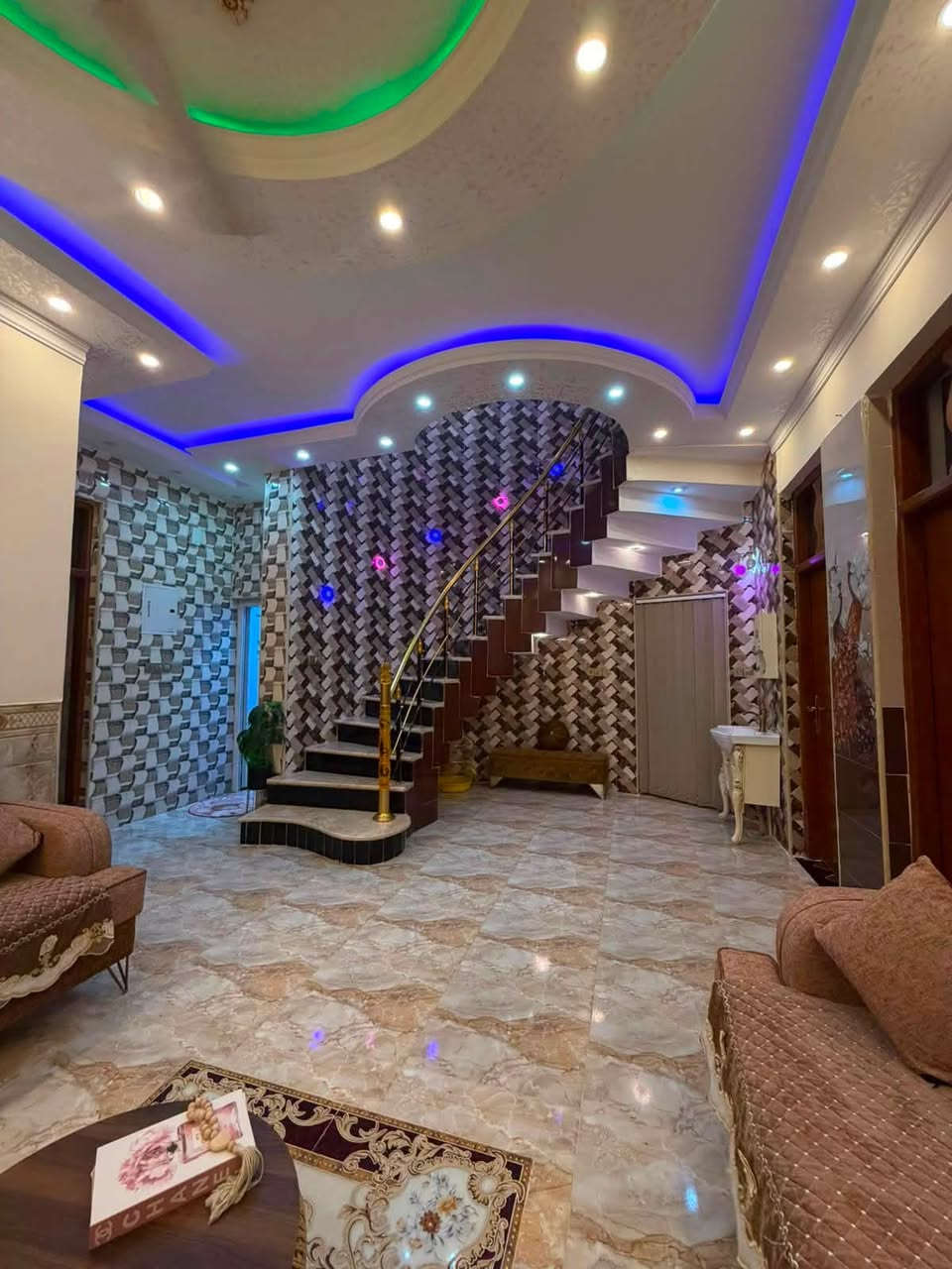🏡✨ فرصة ذهبية لامتلاك بيتك المثالي ✨🏡
للبيع دار سكنية راقية ببناء حديث في موقع مميز جداً

📍 الخاجية – شارع القسم البلدي بالقرب من معارض البناء.

🔹 مساحة الأرض: 200 م²

🔹 واجهة كاملة وموقع حيوي

🔹 بناء حديث وتصميم عملي مميز – طابقين

تفاصيل الدار:

🏠 الطابق الأول: ▪️ غرفتان نوم

▪️ استقبال أنيق

▪️ صالة واسعة

▪️ مطبخ

▪️ حمام

🏠 الطابق الثاني: ▪️ غرفتان نوم

▪️ استقبال

▪️ صالة

▪️ مطبخ

▪️ حمام

⭐ بيت جاهز للسكن، مناسب للعوائل، بموقع قريب من الخدمات ومميز للسكن والاستثمار.

📞 للاستفسار والمعاينة يرجى الاتصال: (‏***********‏)
