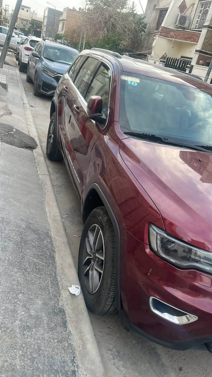 بسعر مناسب جدا
موديل ٢٠٢١ 
خليجي
لاريدو
فتحة
كشن كهرباء
ماشية ١٣٧
تخم تاير جديد
رقم جديد 
سنويه جديده
صدر امامي جديد
صدر خلفي جديد
بدون ملاحظات السياره مكفوله كفاله عامة
السعر ٢٦٠ وبيه مجال
بغداد/ المنصور 
***********

