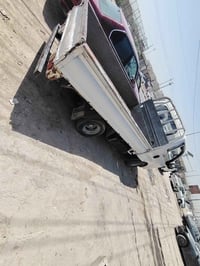 شاحنات • مواصفات ناقصة