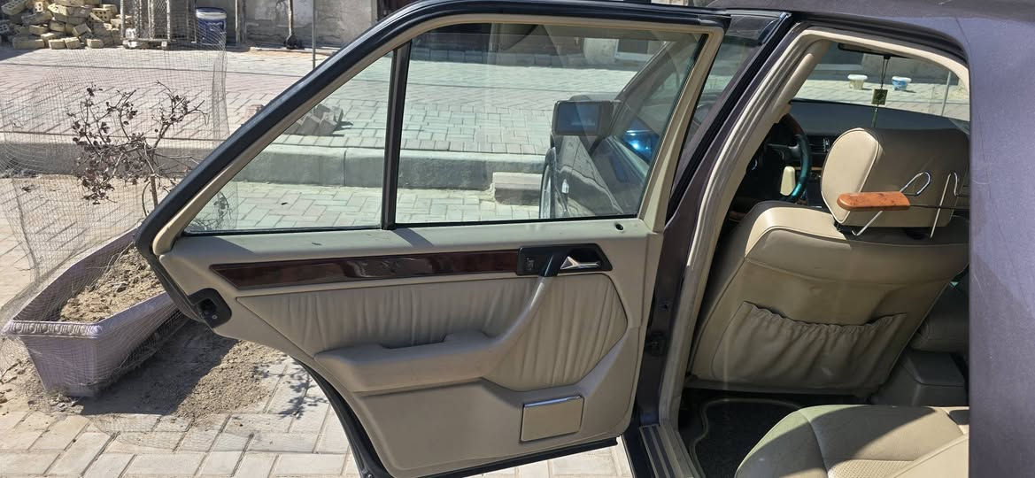للبيع بيبي موديل ٩٢
رقم بغداد . هزة جديدة محرك خراطيم ٣٢٠ مكفول . لون مميز
كير دي فور كهربائي مكفول
ويل ١٧ رياضي مع سبير طوارئ ١٧
داخل بيجي . كشنات جلد تحكم كهربائي 
تبريد . سلايت روف . لايت شمسي 
كاميرا خلفية . كهربائيات جيدة جدا
حدادة عامة 
النواقص 
سجة سلايت روف بحاجة للتبديل علما ان الماطور والكهربائيات شغالة
 السعر المطلوب ٩٠ ورقة . مكان السيارة مدينة الصدر . تحويل ثاني يوم
للاستفسار .:  ***********
