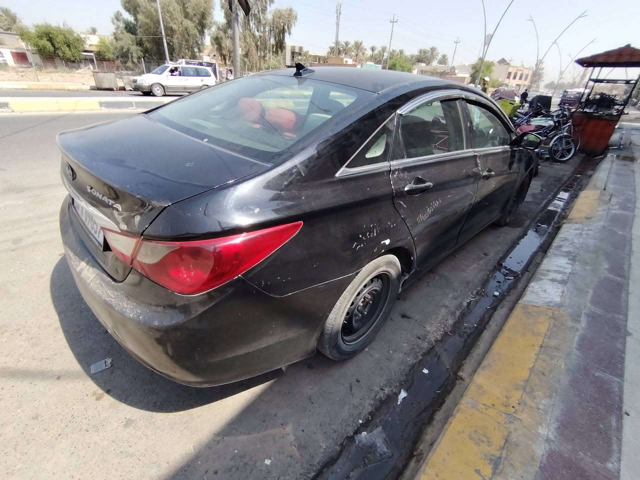 السلام عليكم
للبيع فقط بدون مراوس 
سوناتا مديل 2011 وارد امريكي صبغ عام 

مكينه 2400 جدي اي مكفوله
 كير مكفول تبريد ثلج 
مواصفاتها / معروفه 
السياره 
رقم ديالئ بأسمي شرط تحويل سنويه لحد 2030
مكان السياره ديالى بعقوبه 
للاستفسار هـ *********** السعر 72بي مجال
