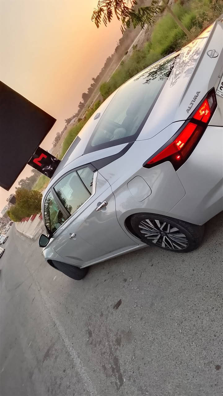 سياره التيما  موديل 2024 وقم ديالى السياره وارد اميركي جاملغ بنيد ، بدون فتحه سعر 150$ مكان سياره ديالى بعقوبه رقم التلفون ***********
