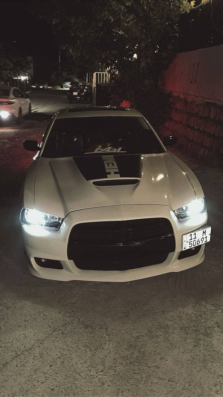 السلام عليكم جارجر 8سلندر2014  srt فول مواصفات مأويه سلايت بصمه شاشه كبيره كير طياره كشافات صالنصات خلفيه رياضيه صالنصه كاتم نضام  بيئه جكات مجول امريكيه سياره جاهز مبيهه اي نقص حادثهه جاملغ وبنيدكشنات جلد وكهرباء السعر 150للاستفسار ***********
