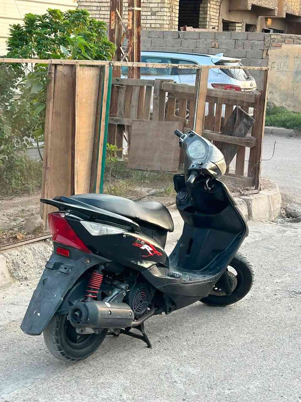 ماكس ثعلب ياباني سرعه 140 الدراجه حلوه مكينته حلوه سلف وهندر شغال كهربائيات كلهه شغالات كفراته نضيفه وبلادي الدراجه يرادلهه فقط كلج أمامي فقط  أوراق كامله السعر 500 مكاني بغداد الغزاليه ***********
