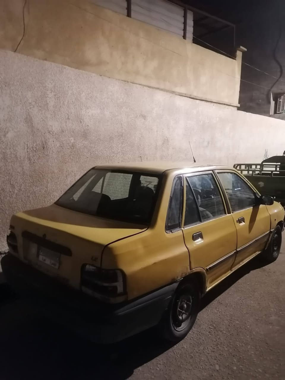 سلام عليكم السياره للبيع سايبا مكينه جديده صارلي شهر من شاده راعي موجود ايريد تحويل ابيع كوم حديد سعر 10 عنواني البصره ***********
