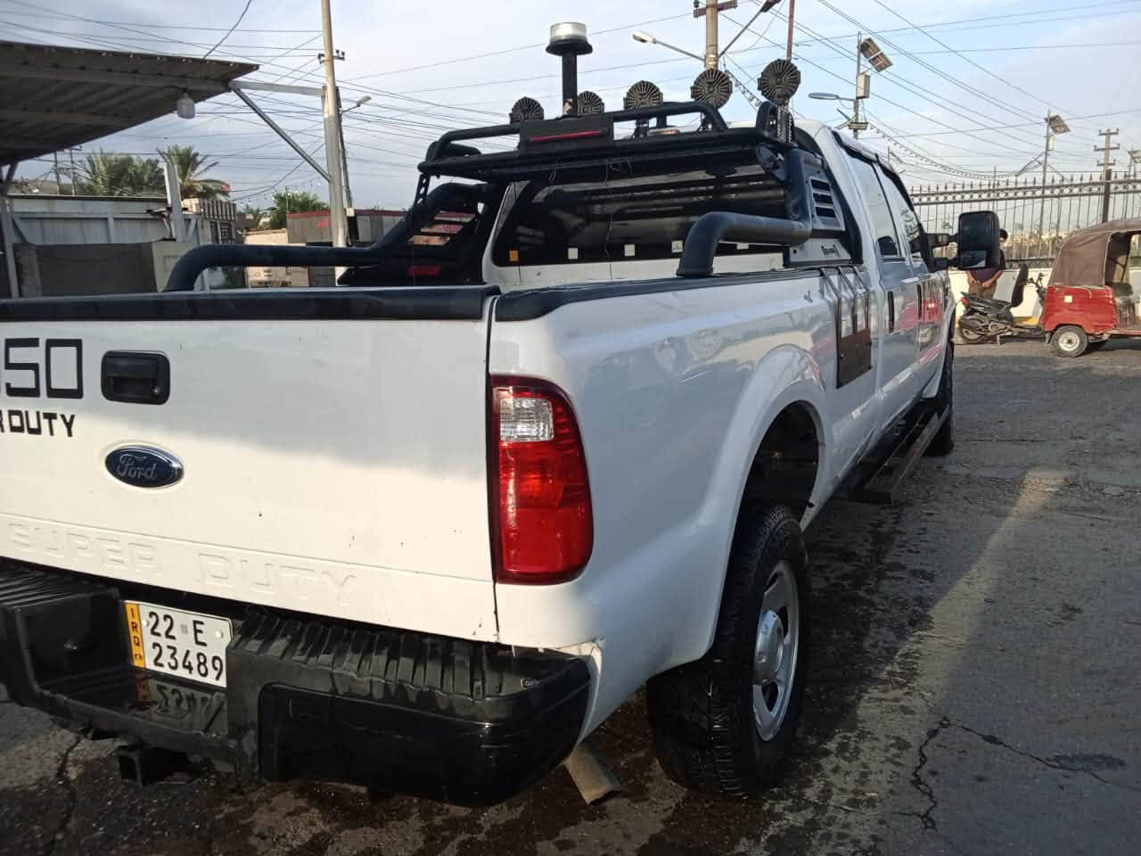 السلام عليكم
فورد F350  ٢٠٠٨ بانزين ١٠ سلندر 
رقم شمالي تحويل ثاني يوم 
جاهزه من كلشي 
مكان السيارة بغداد 
السعر 100 $ 
هـ *********** ابو مناع
