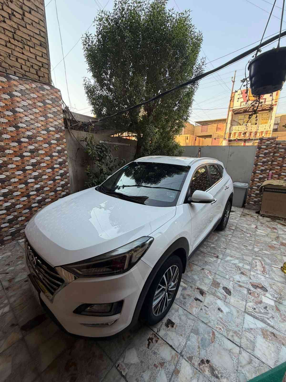 توسان ٢٠٢٠ خليجي مكفوله من الضرر والصبغ ولتبديل  بيها بارد بسيط جدا ولسونار كدامك بل منشور  ماشيه (100) الاف حقيقي فول مواصفات عده
 البنراما مكينه كير تبريد كفاله
محرك ٢٠٠٠ دوش  شركه الكاصد 5 عدسات كرسين كهرباء مري شفط بصمه جلد شاشه كامره دواره حساس امامي خلفي  ثلاجه فول عده البنراما 
رقم بغداد نكليزي بسمي شخصيا
 السعر (177) وبيها مجال بسيط
مكاني بغداد مدينة الصدر 
       ***********

