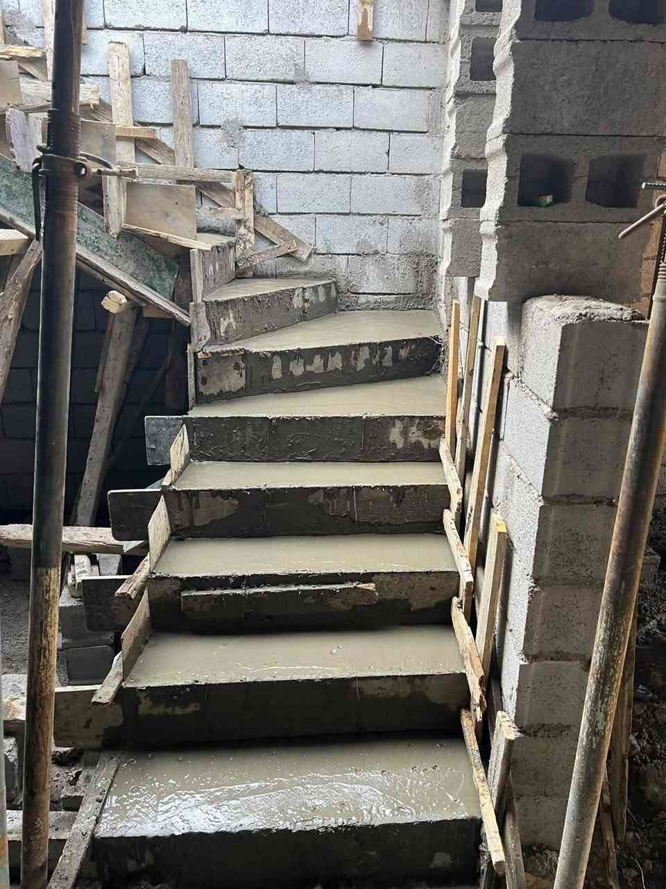 🏗️ من التصميم إلى التنفيذ... عملنا مستمر في الميدان

جانب من الصور التنفيذية في مواقع العمل، والتي تمثل الجزء الثاني من عمل مكتب البلال الهندسي: التنفيذ والإشراف الميداني، حيث تتحول المخططات والتصاميم إلى واقع، بدقة ومتابعة هندسية مستمرة في مختلف مراحل العمل.

✨ مكتب البلال الهندسي | نصمّم... نتابع... وننفّذ.

📞 ***********)
