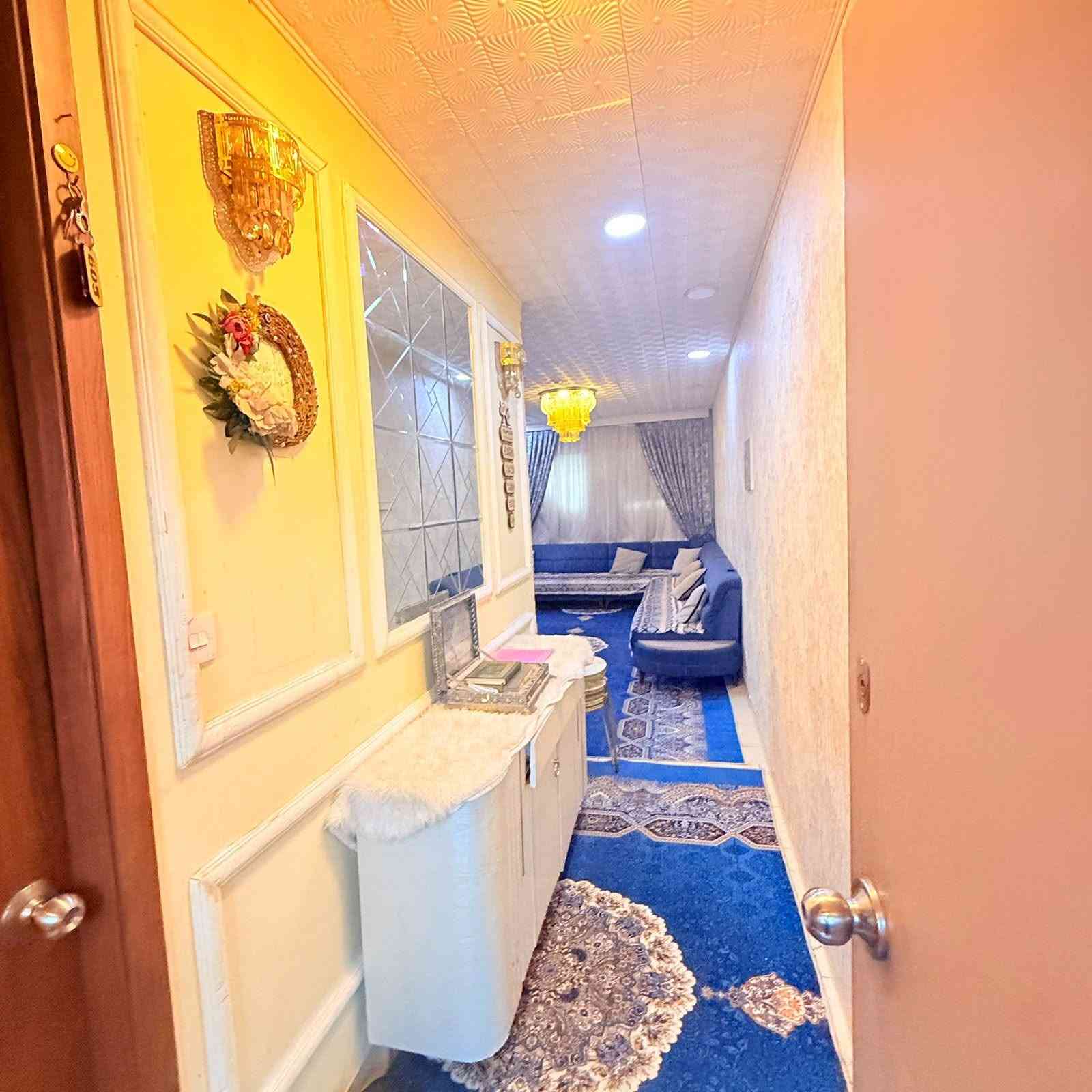 شقة • ١٠٠م • بدون أثاث