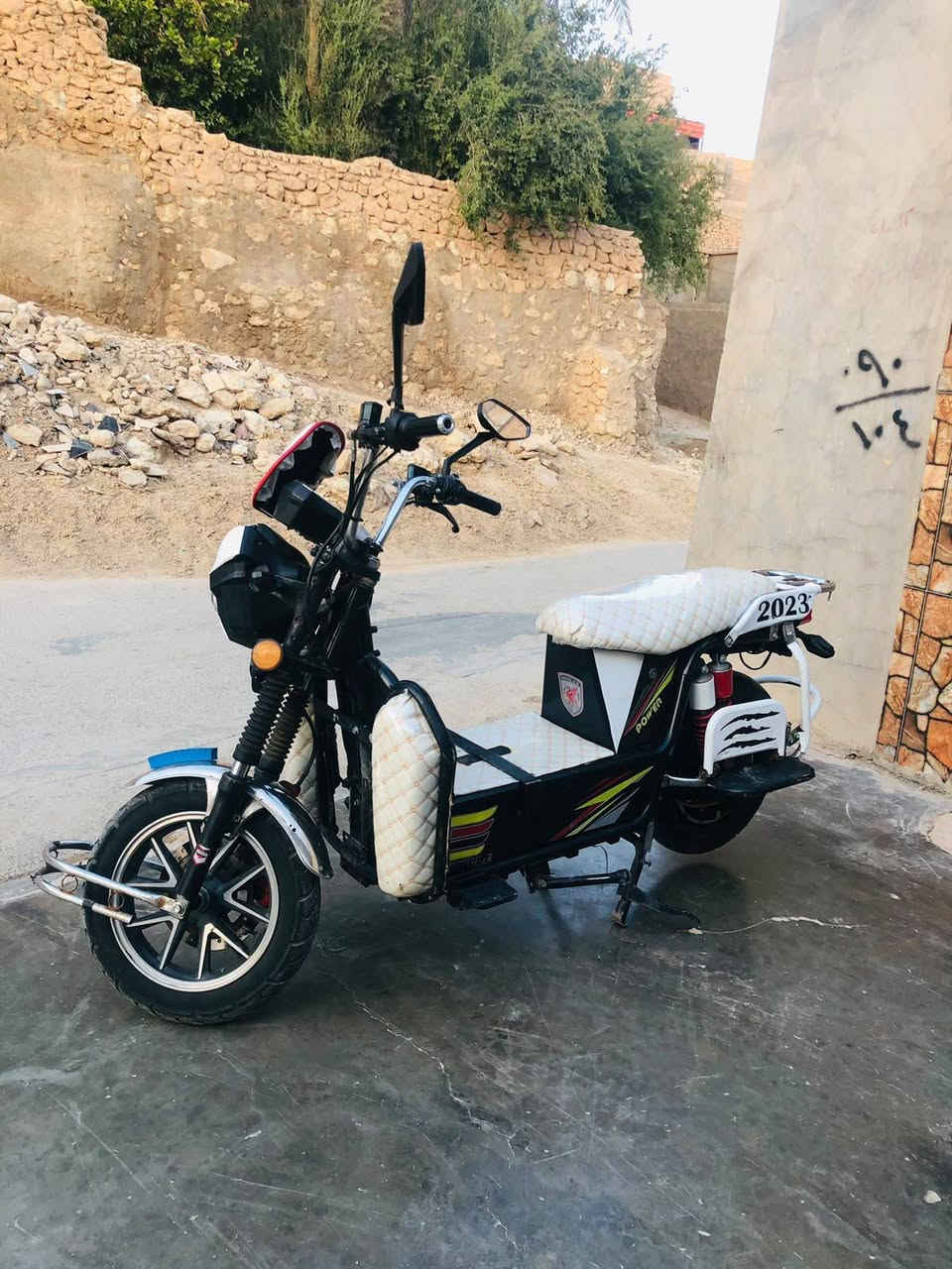 ماطور شحن هيوشه للبيع بطاريات على الفحص الكهربائيات كلها شغاله نظيف والسعر 450 وبي مجال والاستفسار على هذا الرقم *********** 📞
