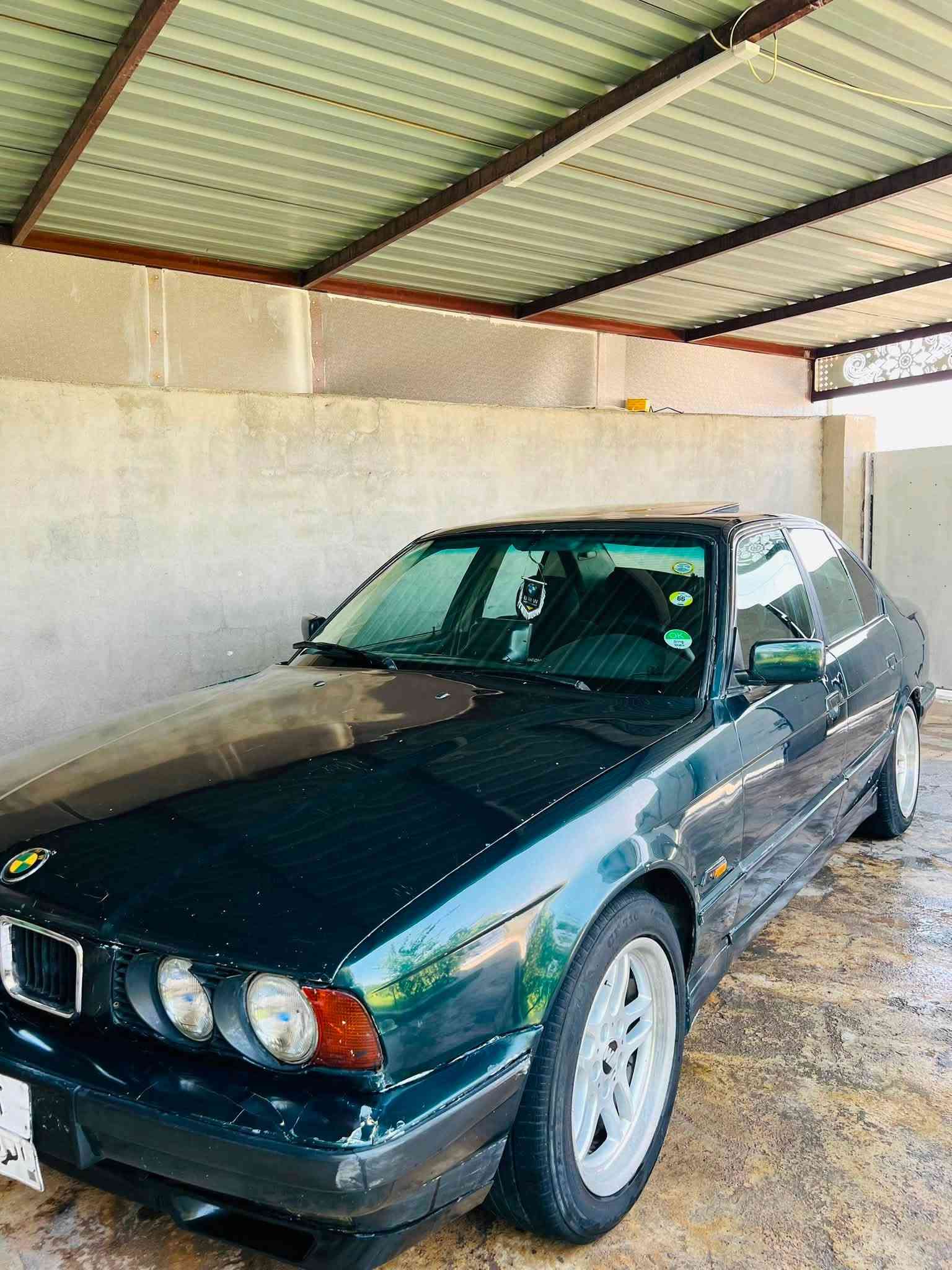 BMM  1995  525iA
موديل 1995بيلاد
بيلاد525و تؤماتيك 
ته بريت سلايد ده بل ارباگ
فول فوله 
ده عمو لئدراوي نيه 
گئر و مه كينه به شه رت
ته قه وره قه ي نيه زؤر تونده
680هه زار غرامه ي له سه ره 
دواي معامه له ده ده مه وه
***********  واتساب
