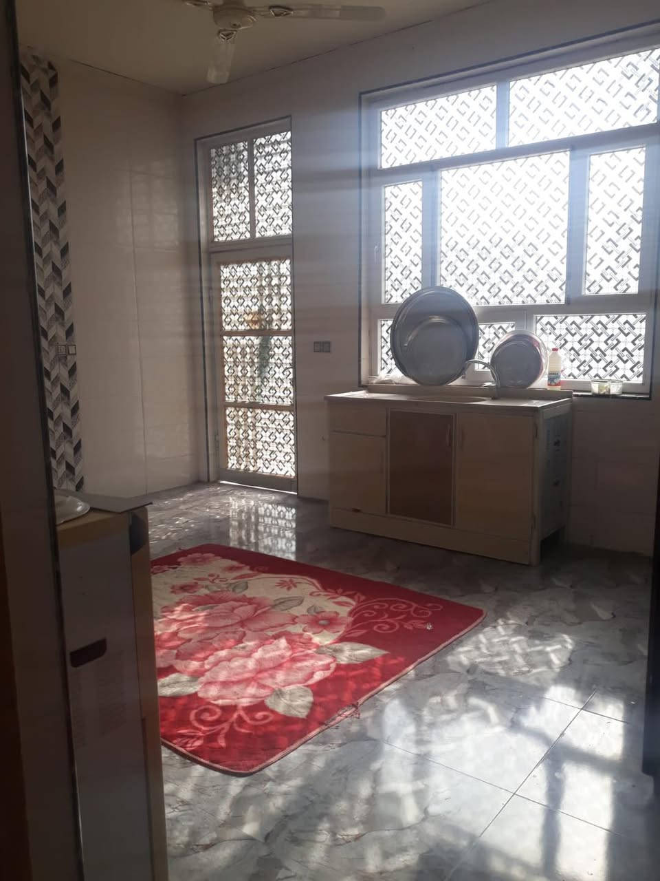 🏠 / دار للبيع مساحة ٣٣٥م طابو زراعي سند ٢٥

البناء يحتوي على مطبخ . هول . أستقبال . غرفتين . مجمع صحي داخلي و خارجي. كراج . حديقة 

الموقع🌏 / البو حمير/يبعد عن الشارع العام مال البو حمير 30م

للأستفسار مراسلة الصفحة او الاتصال على الأرقام التالية 
***********
***********
