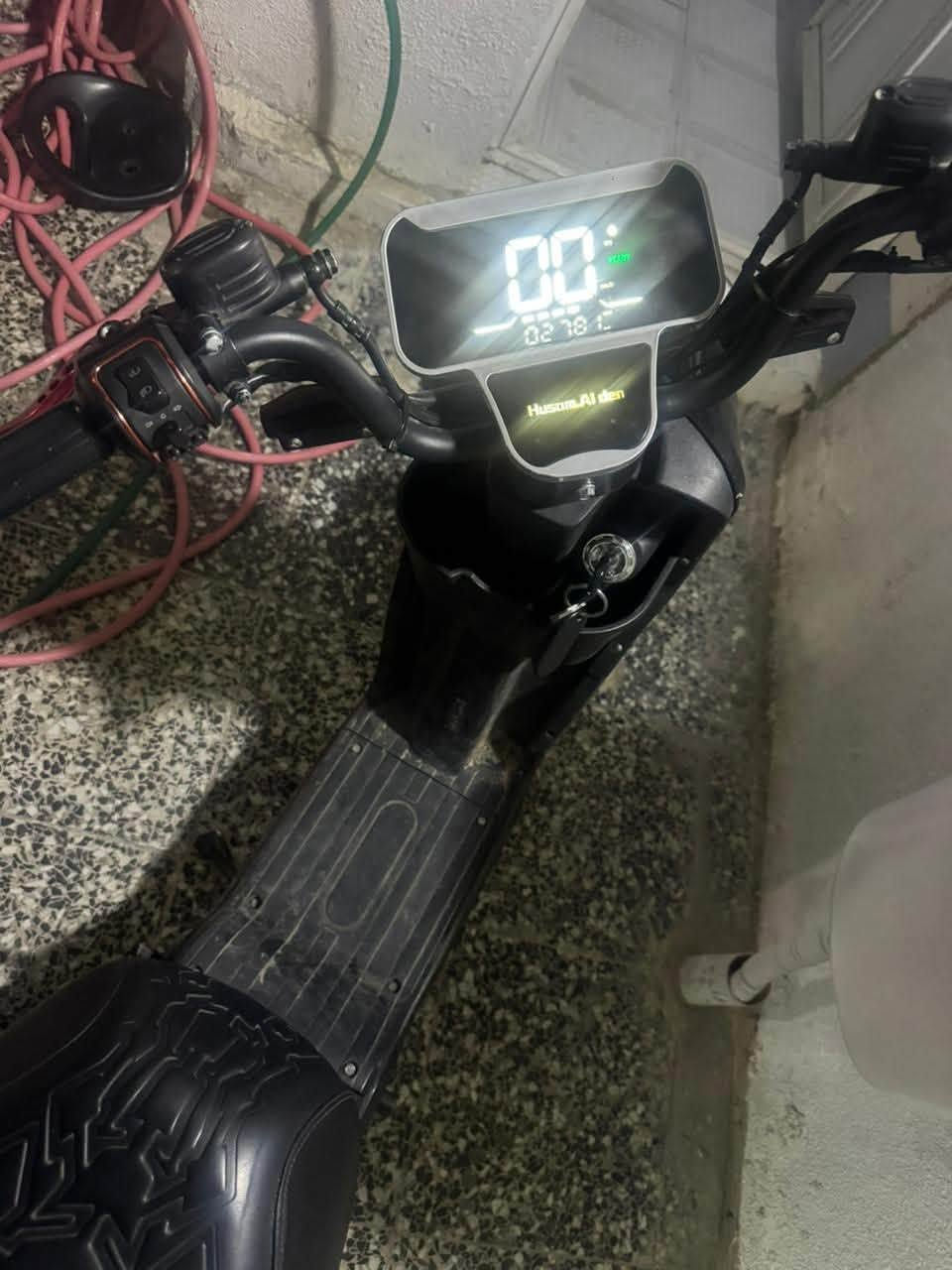دراجه r9 موديل 2026  دراجه جديده صارلهه شهرين بطاريات خمسه كبار  سرعه 60حقيقي بريكات رياضي   تمشيك 20 كيلو. الدراجه نقصهه  دكمه الهورن ودكمه نضام السرعه دراجه حديثه ونضيفه  سعرهه 400 وبيهه مجال الرقم للاستفسار ***********
