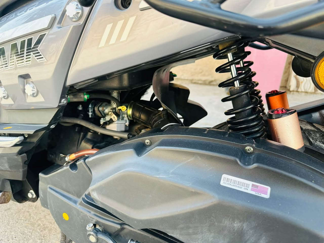🏍️🔥 دراجة TANK صيني باب أول – موديل 2025 🔥🏍️
دراجة جديدة ومميزة جدًا، بحالة الشركة 💯👌

🔹 الماركة: TANK
🔹 موديل 2025
🔹 تشغيل بصمة + عن بُعد
🔹 دبل دسك أمامي وخلفي
🔹 شاشة ديجتل
🔹 شاشة أعطال
🔹 بلاجكتورات وكالة
🔹 سيباية تحميل أغراض أصلية مال الشركة
🔹 سماعة بلوتوث
🔹 تايرات حجم كبير
🔹 درع حديد بلادي لحماية الدراجة 🛡️
🔹 لون مميز وراقي جدًا
🔹 استيكرات شركة الصقر بالكفرات
🔹 لا برغي مفتوح بيها ❌
🔹 لا كسر ولا فطر ولا شخط
🔹 على حالة الشركة 💯
🔹 ماشية فقط 3000 كم 🔥
🔹 يعني شبه زيرو

💰 السعر: مليون و600 ألف دينار

📍 المكان: بعقوبة – حي المعلمين

📞 للاتصال والاستفسار: ***********

⚠️ الدراجة غير متواجدة على الفيس، يرجى الاتصال على الرقم أعلاه.
